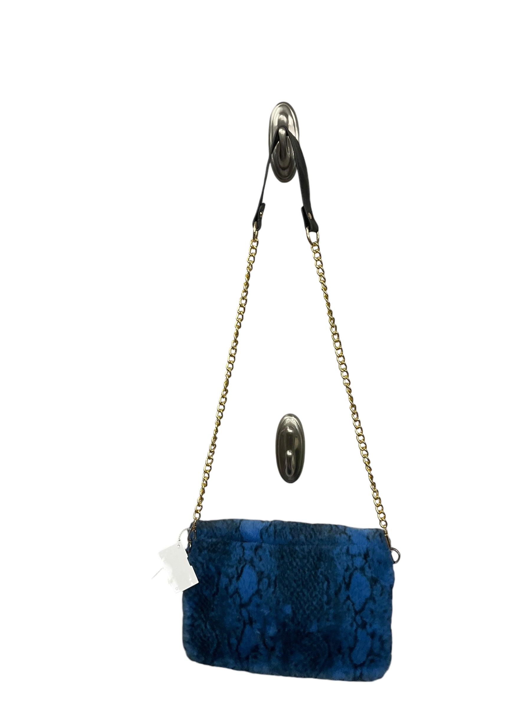 Crossbody By Clothes Mentor. Size: Medium