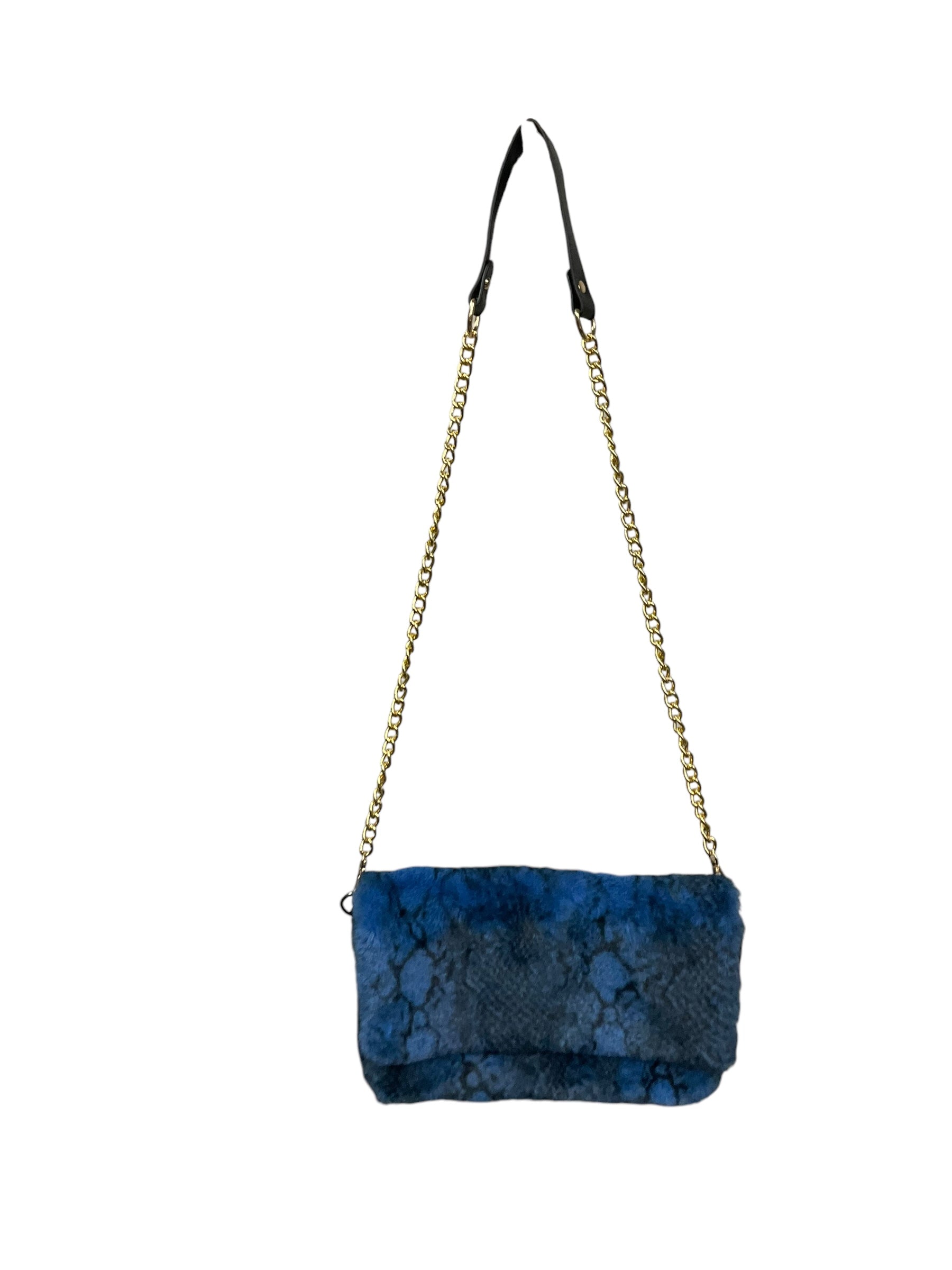 Crossbody By Clothes Mentor. Size: Medium