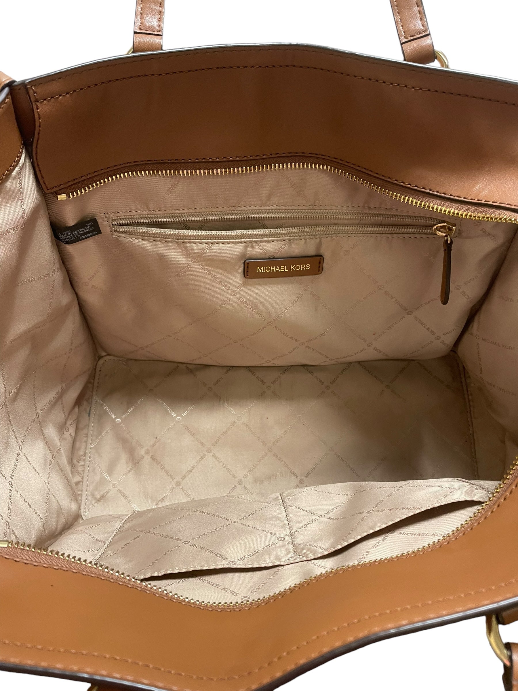 Handbag Designer By Michael Kors. Size: Large