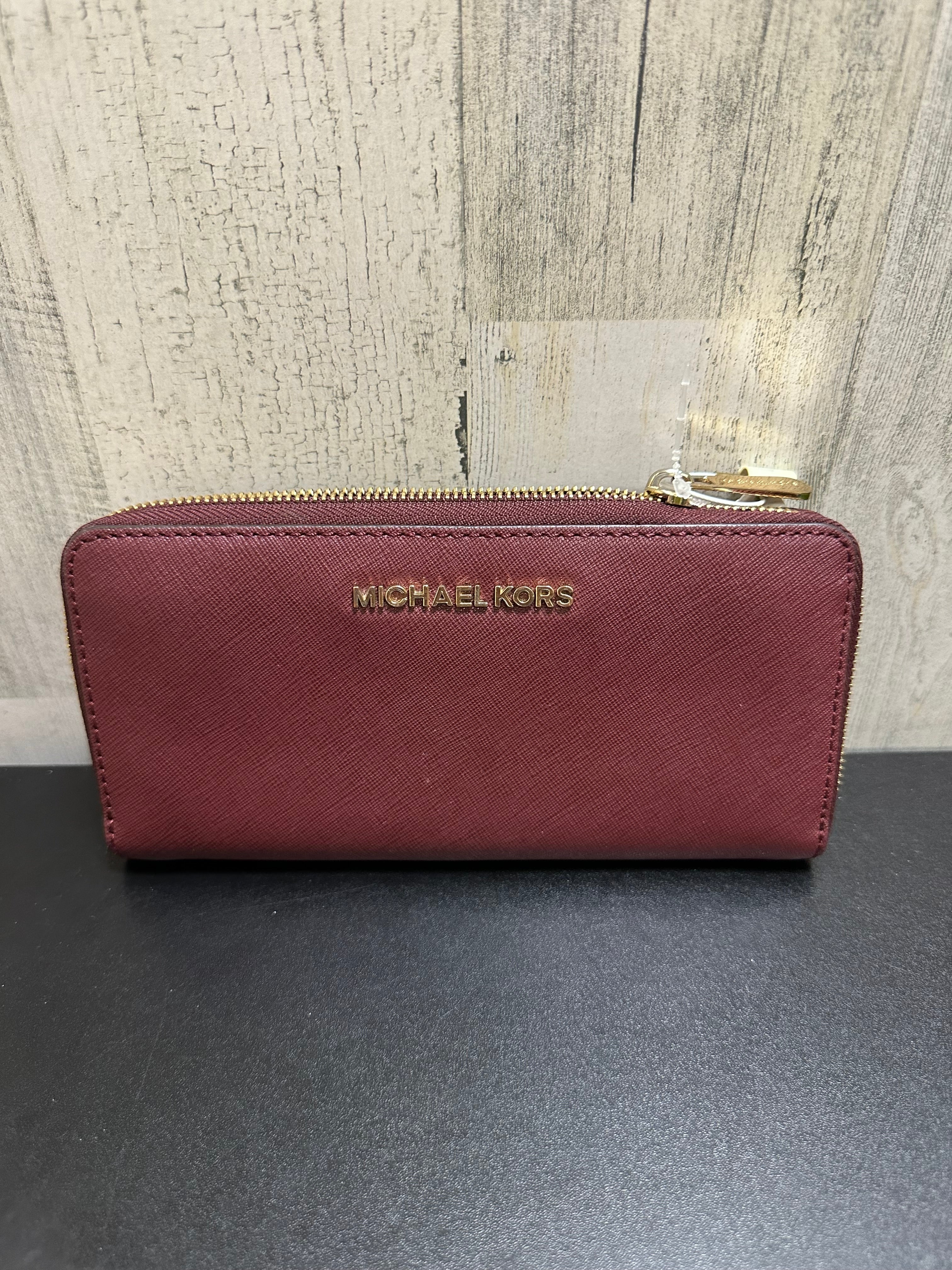 Wallet Designer Michael Kors. Size Medium
