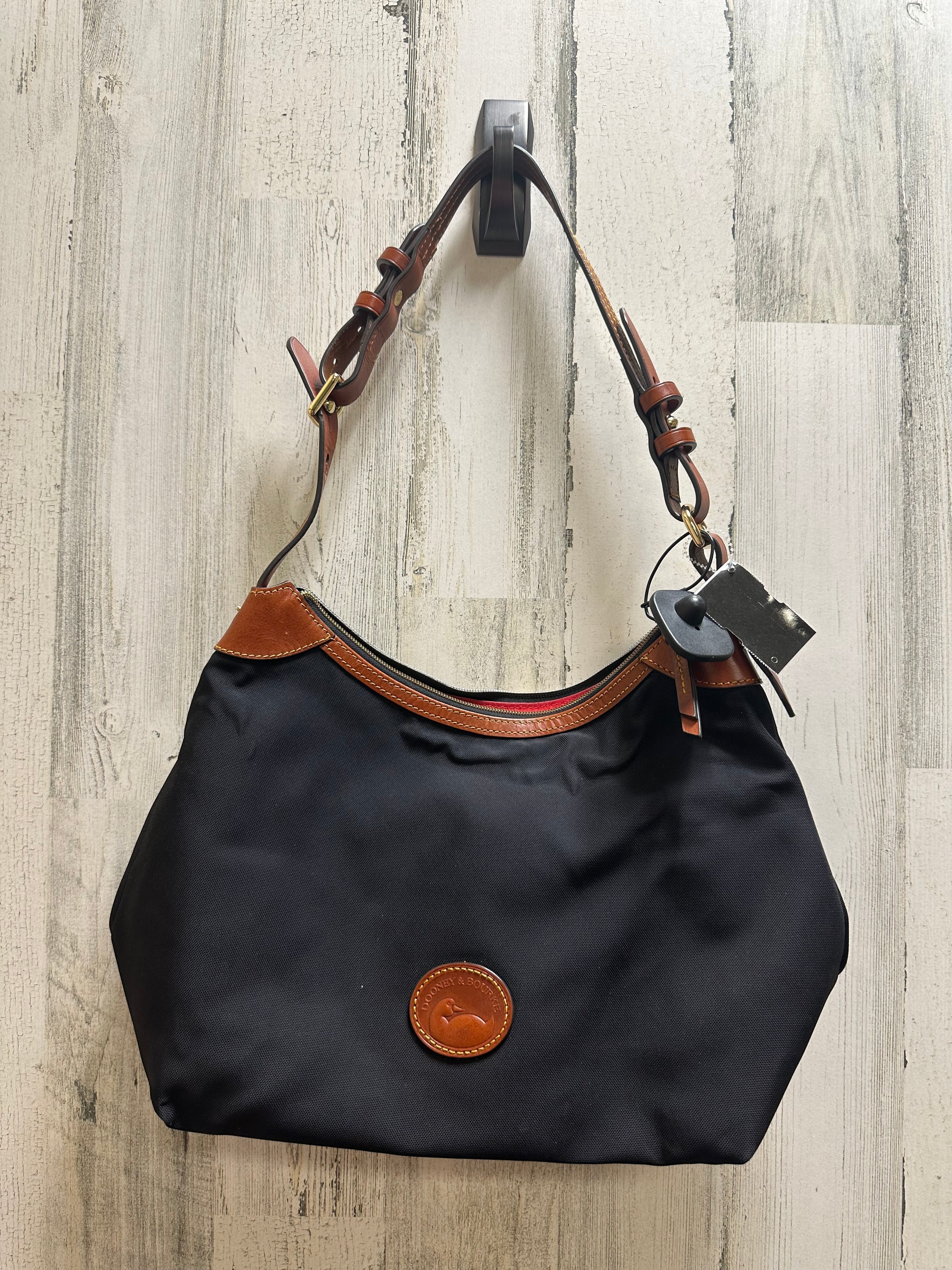 Handbag Designer Dooney And Bourke. Size Medium