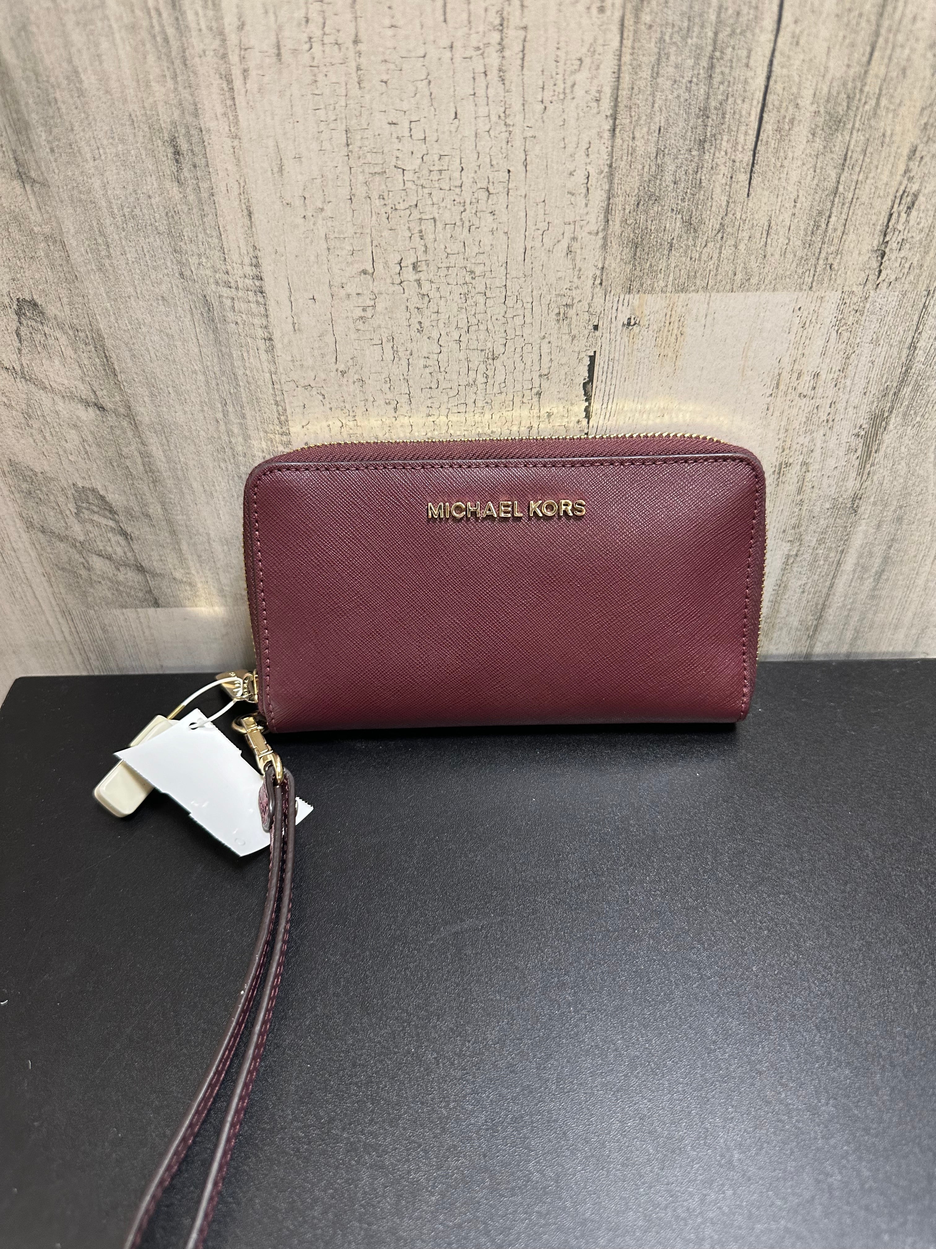 Wallet Designer Michael Kors. Size Medium
