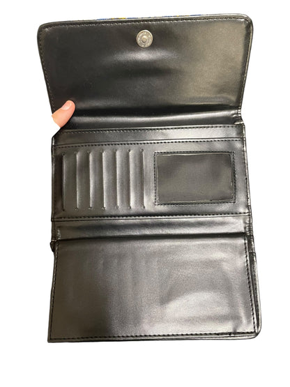 Wallet By Clothes Mentor. Size: Medium