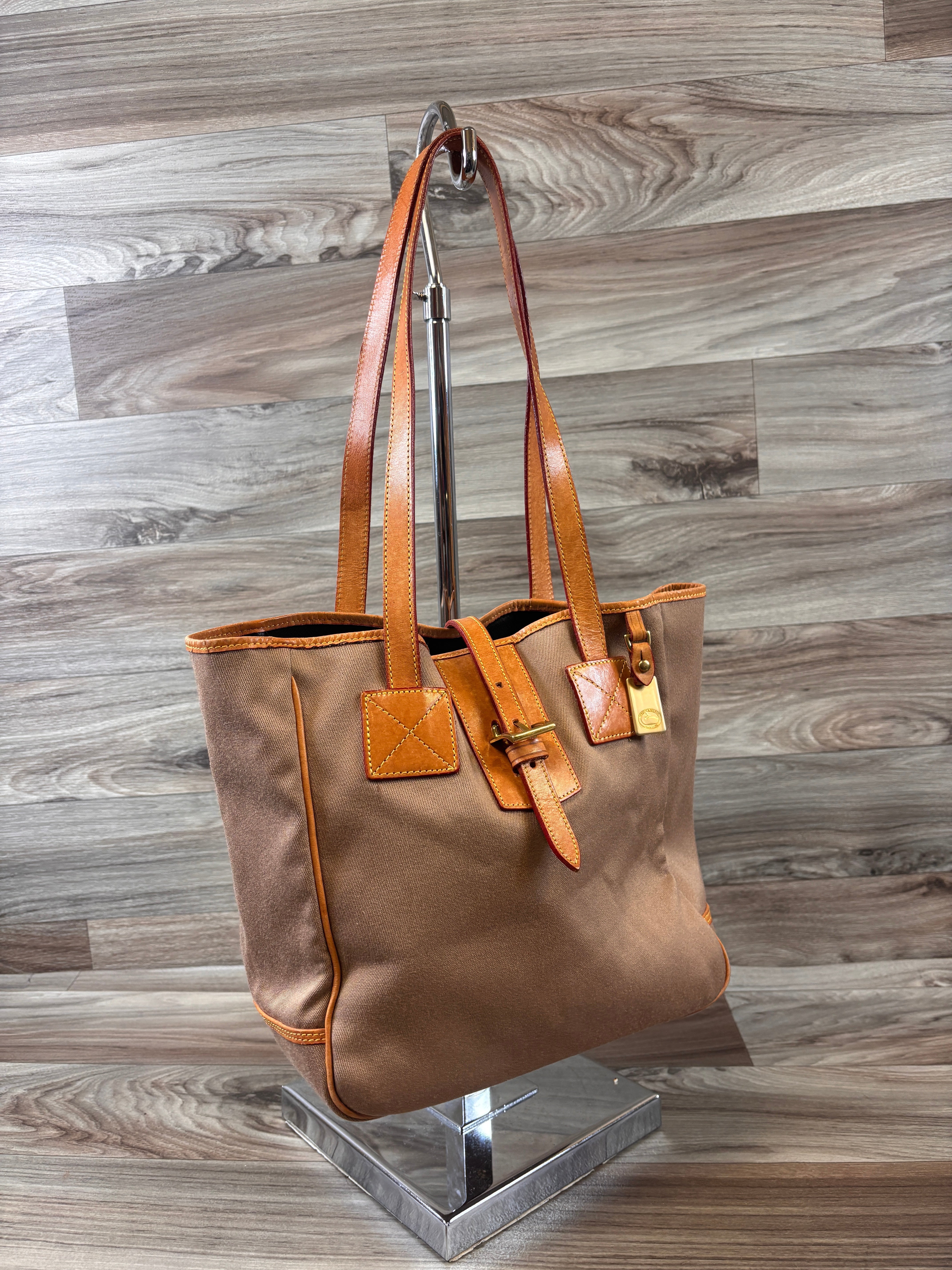 Handbag Designer By Dooney And Bourke. Size: Medium