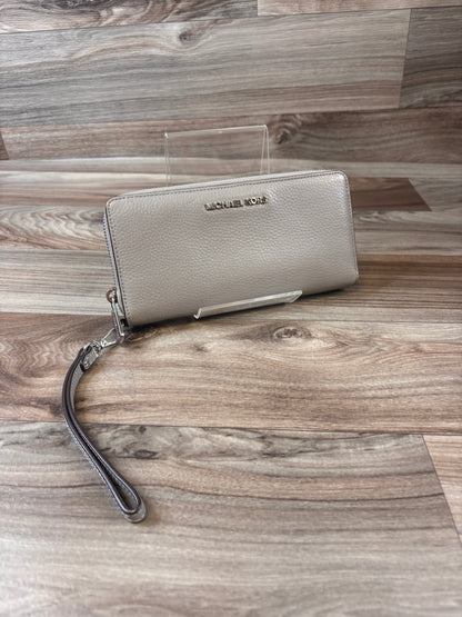 Wristlet Designer By Michael Kors. Size: Large