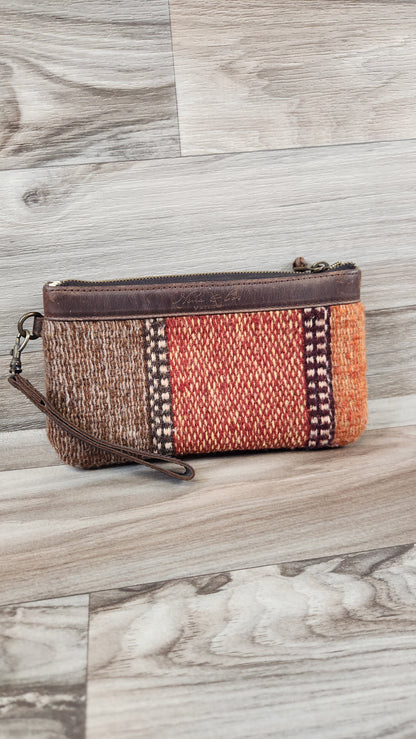Wristlet Leather Clothes Mentor. Size Medium
