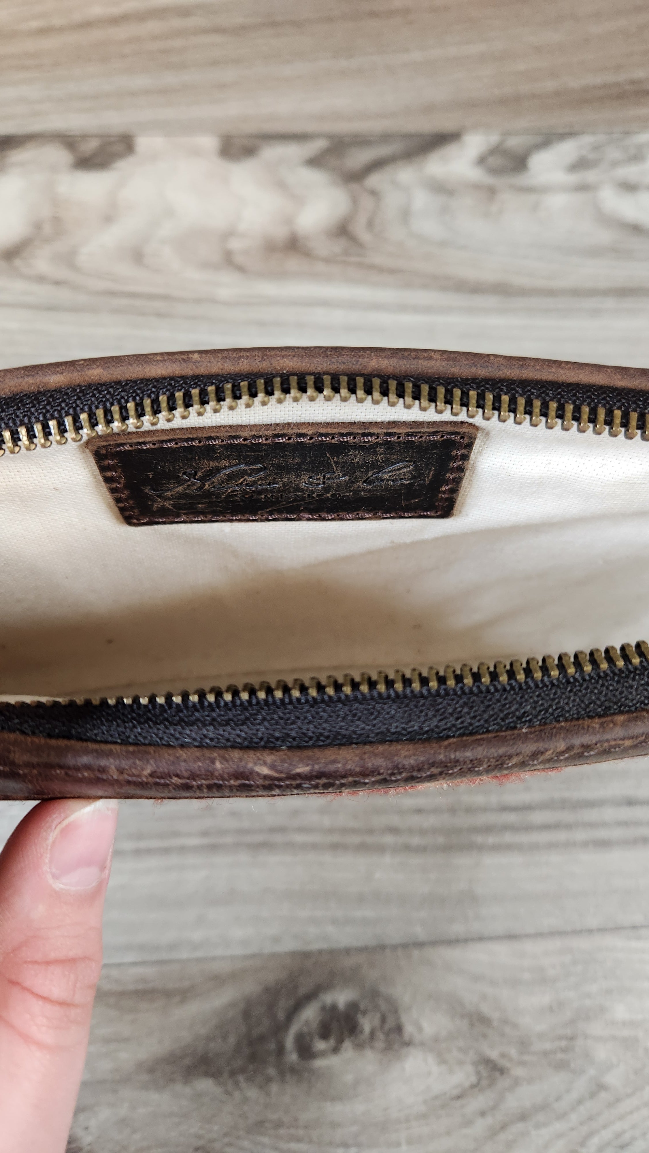 Wristlet Leather Clothes Mentor. Size Medium
