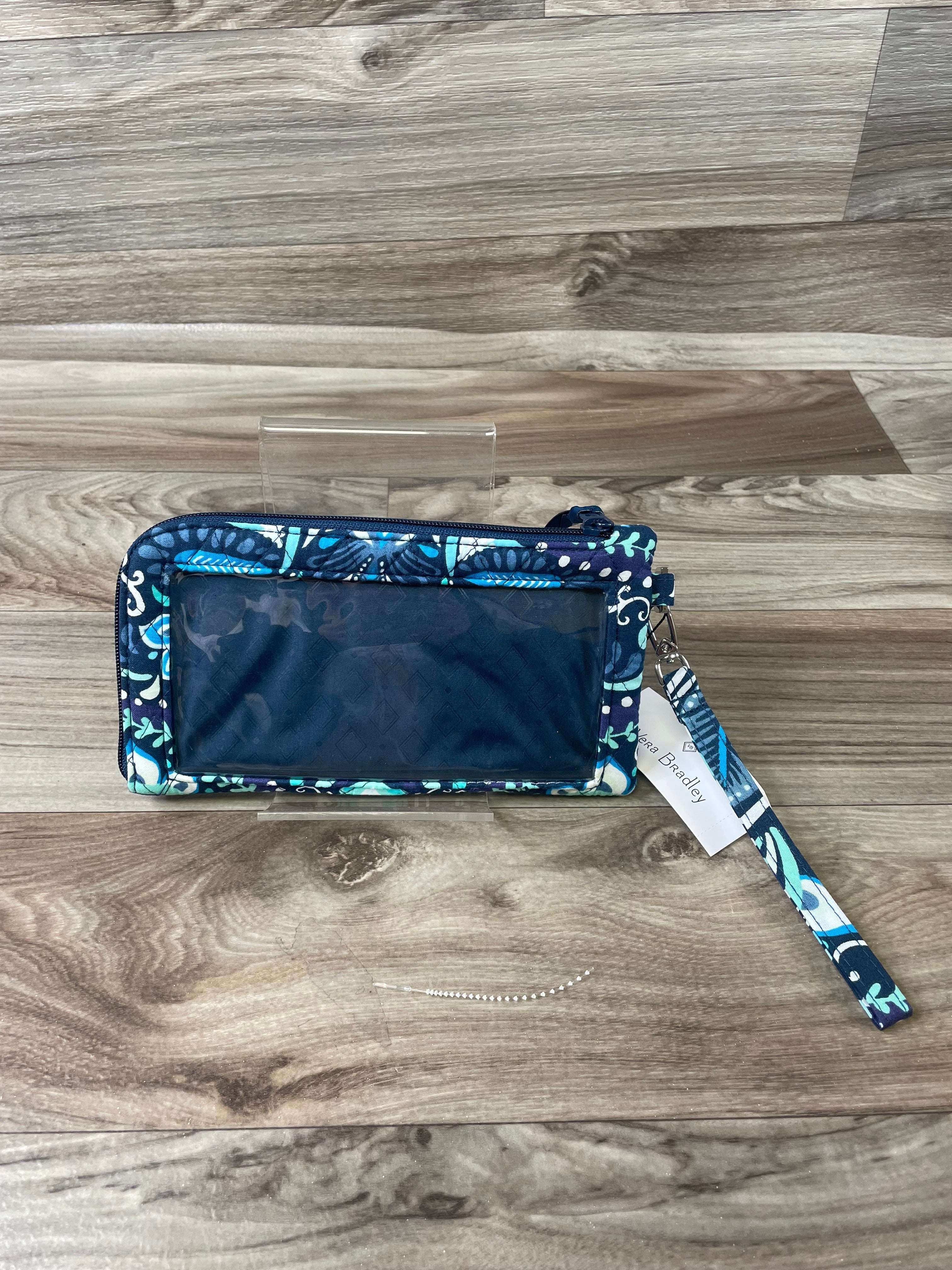Wristlet By Vera Bradley. Size: Medium