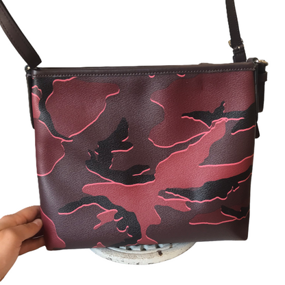 Crossbody Designer By Coach. Size: Medium