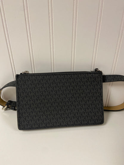 Belt Bag Designer Michael Kors. Size Small