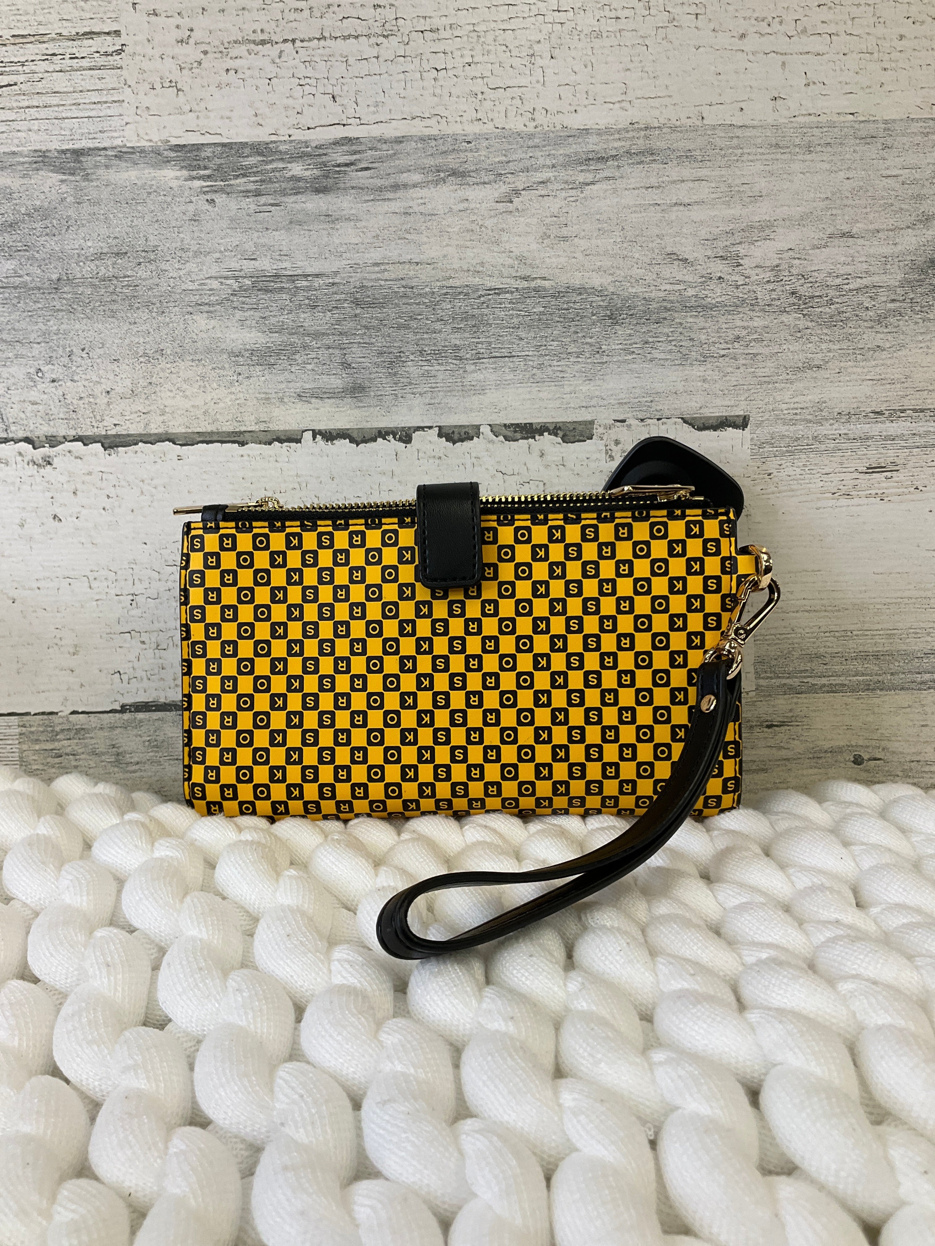 Wristlet Michael Kors. Size Medium