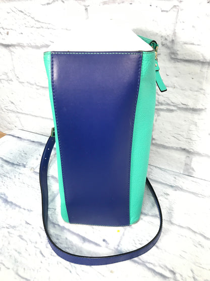 Crossbody Designer By Kate Spade. Size: Large
