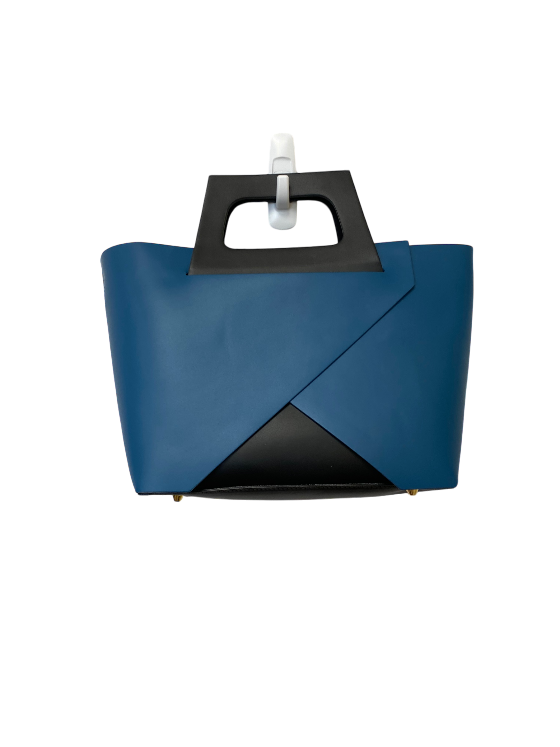 Handbag By Clothes Mentor. Size: Medium