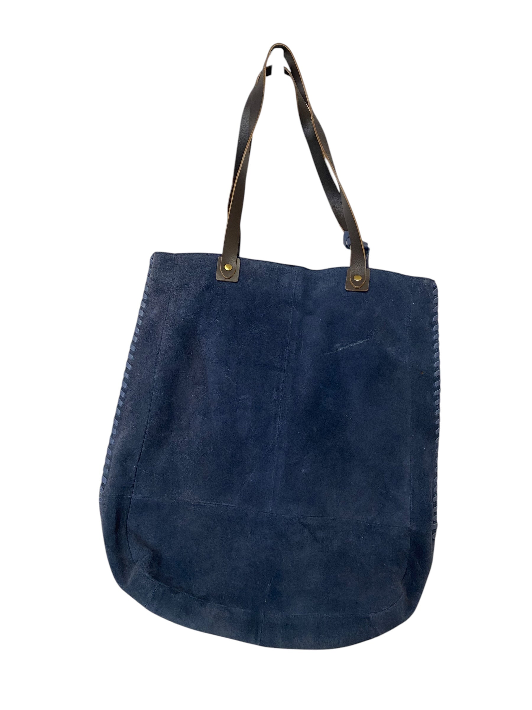 Tote By Clothes Mentor. Size: Medium
