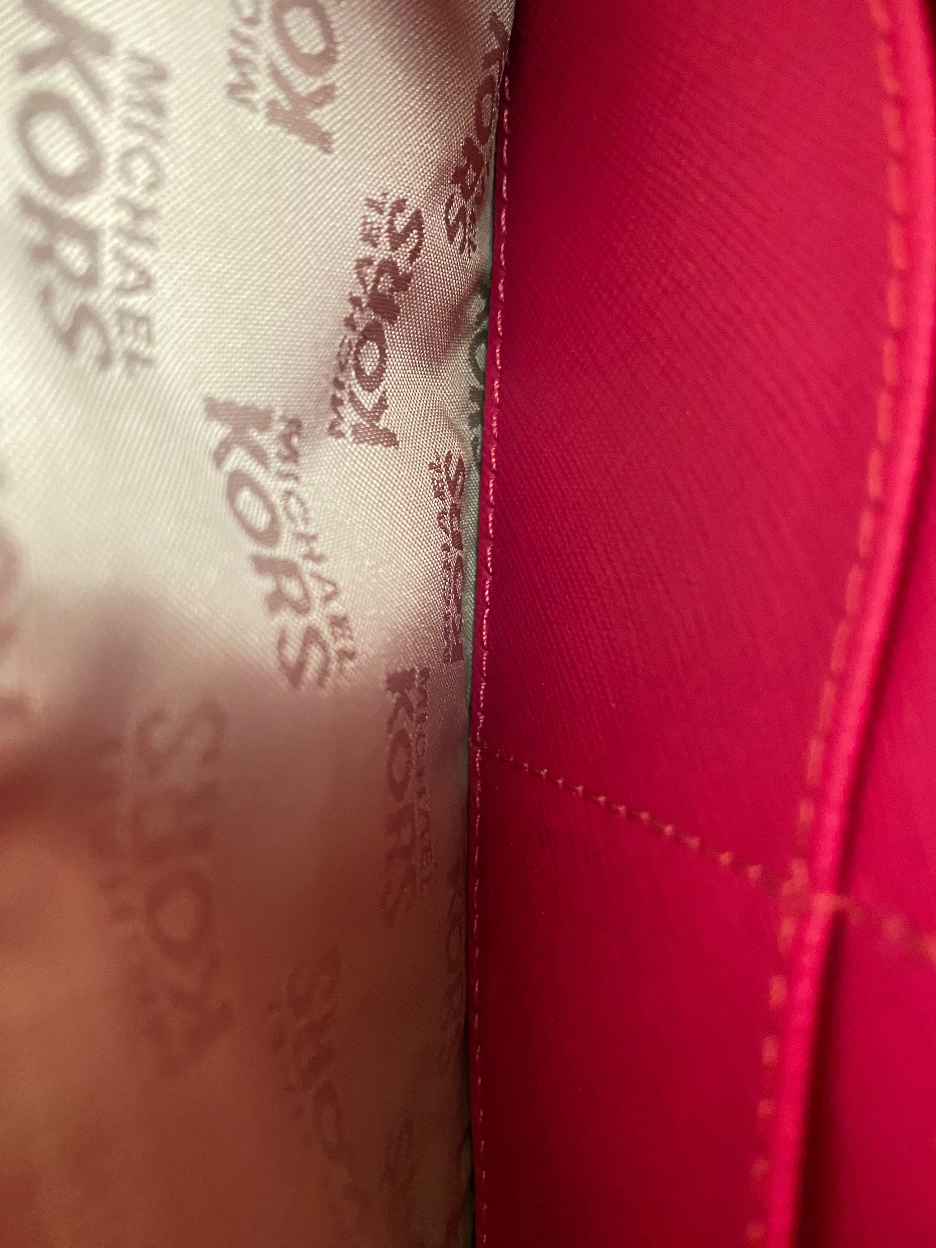 Wallet Designer Michael Kors. Size Medium