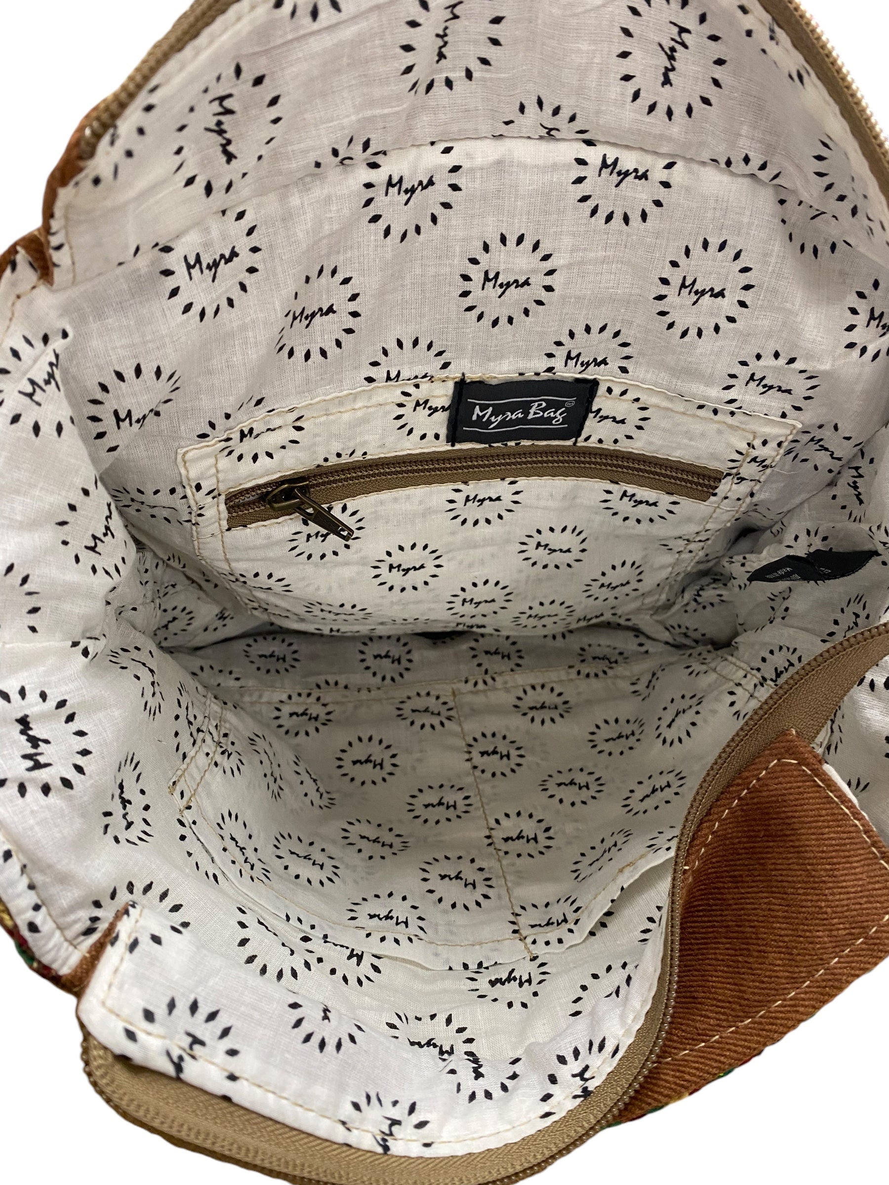 Crossbody By Myra. Size: Large