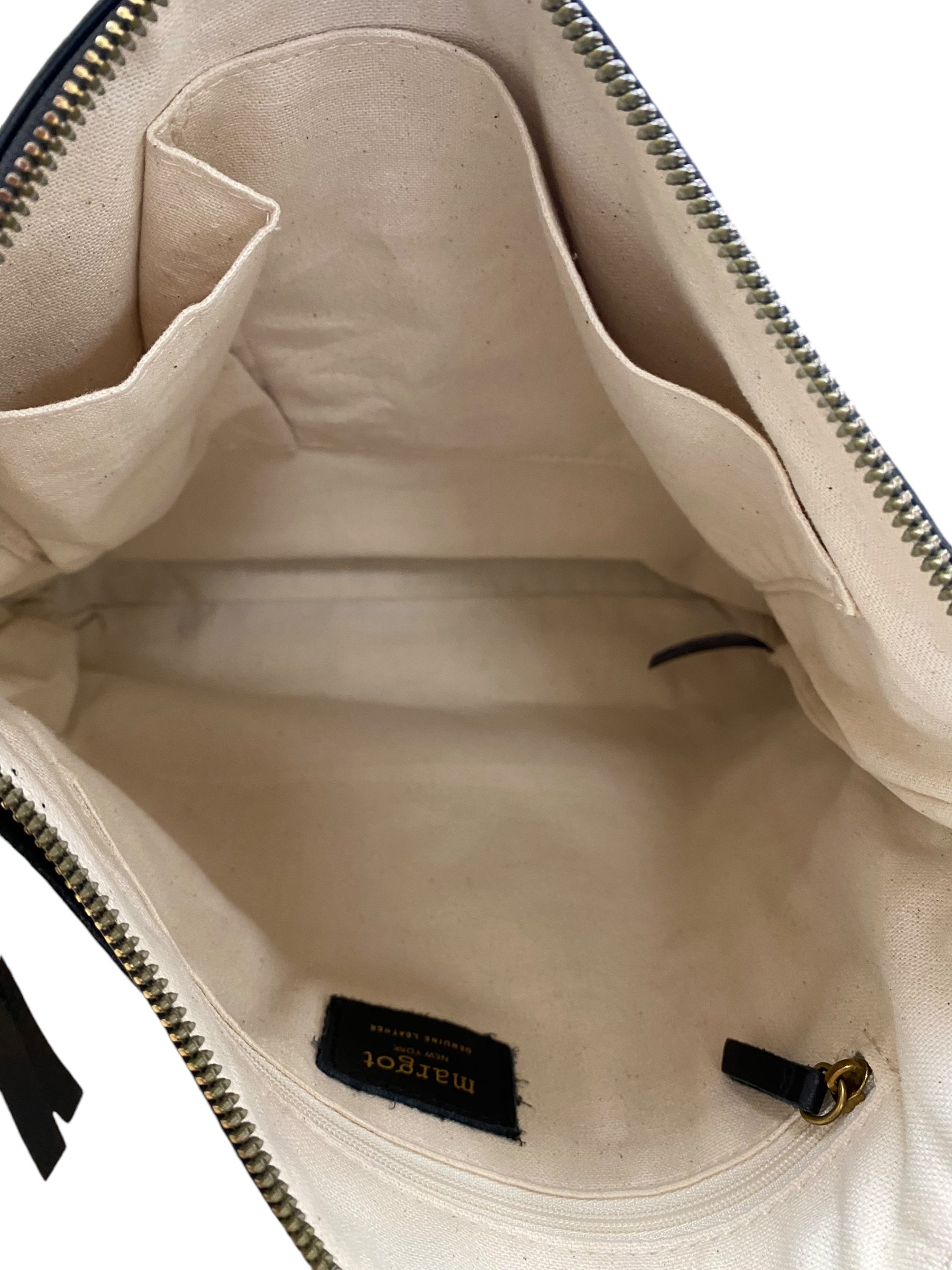 Crossbody Leather By Margot. Size: Large