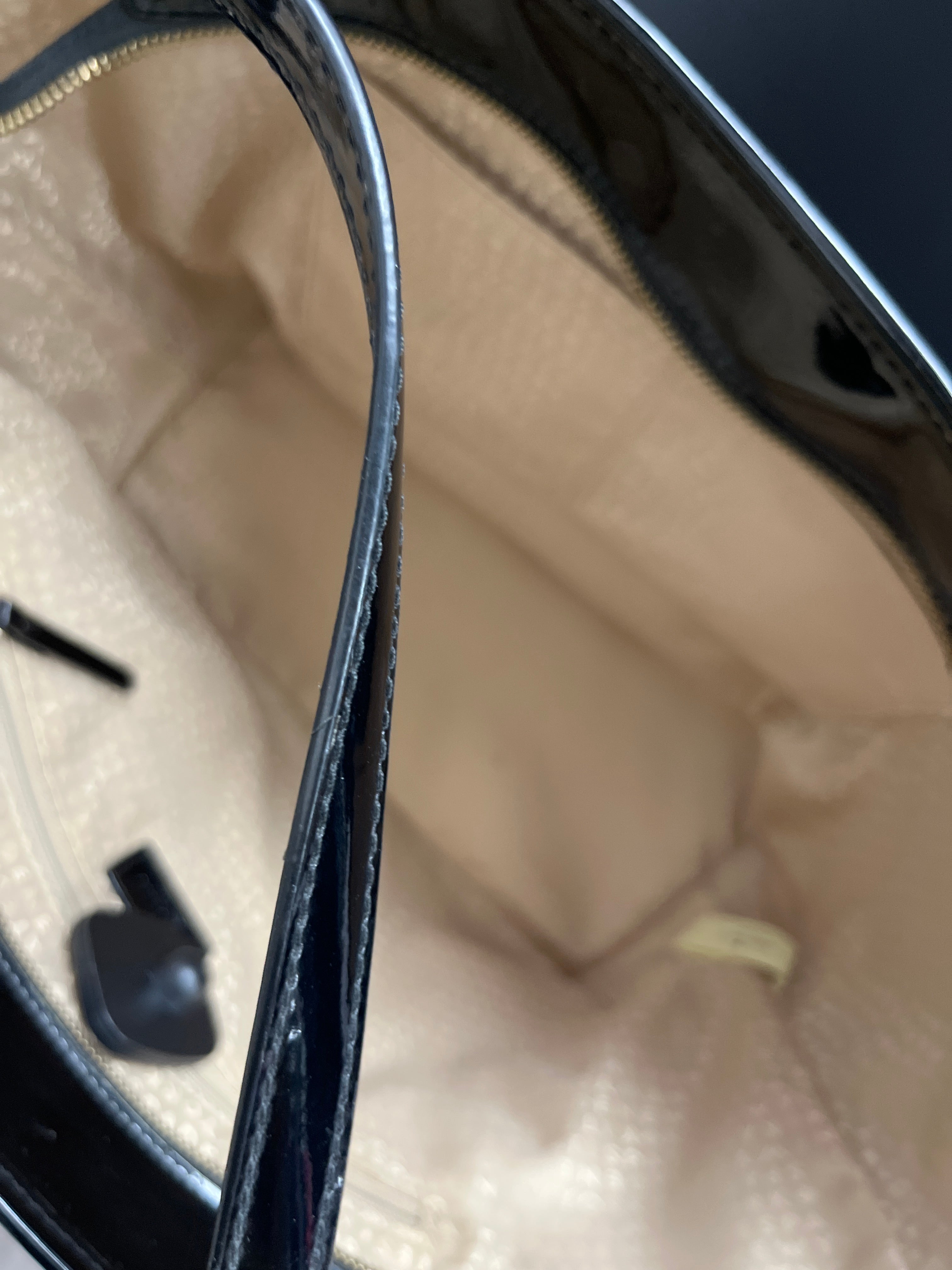 Handbag Designer By Kate Spade. Size: Large