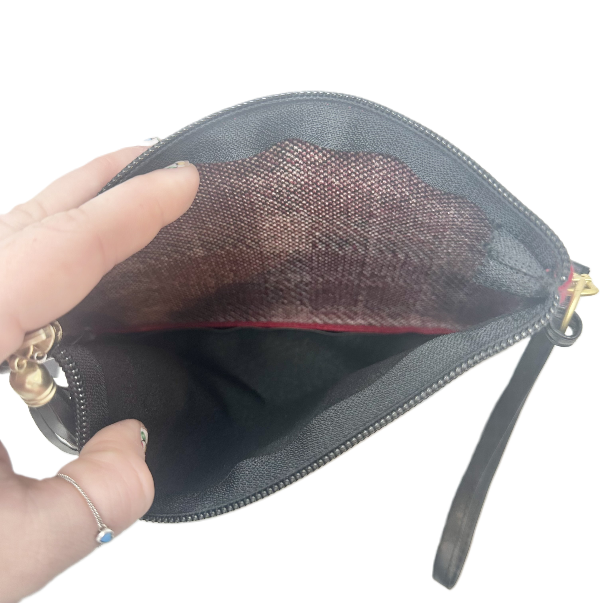 Wristlet By Tahari By Arthur Levine. Size: Medium