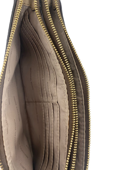 Clutch Designer Michael Kors. Size Medium