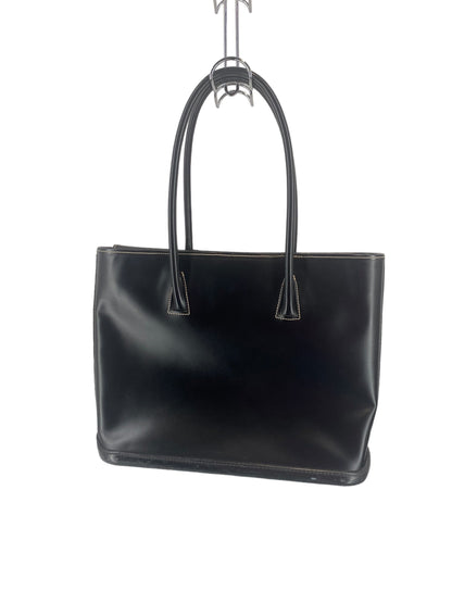 Handbag Designer Dooney And Bourke. Size Medium