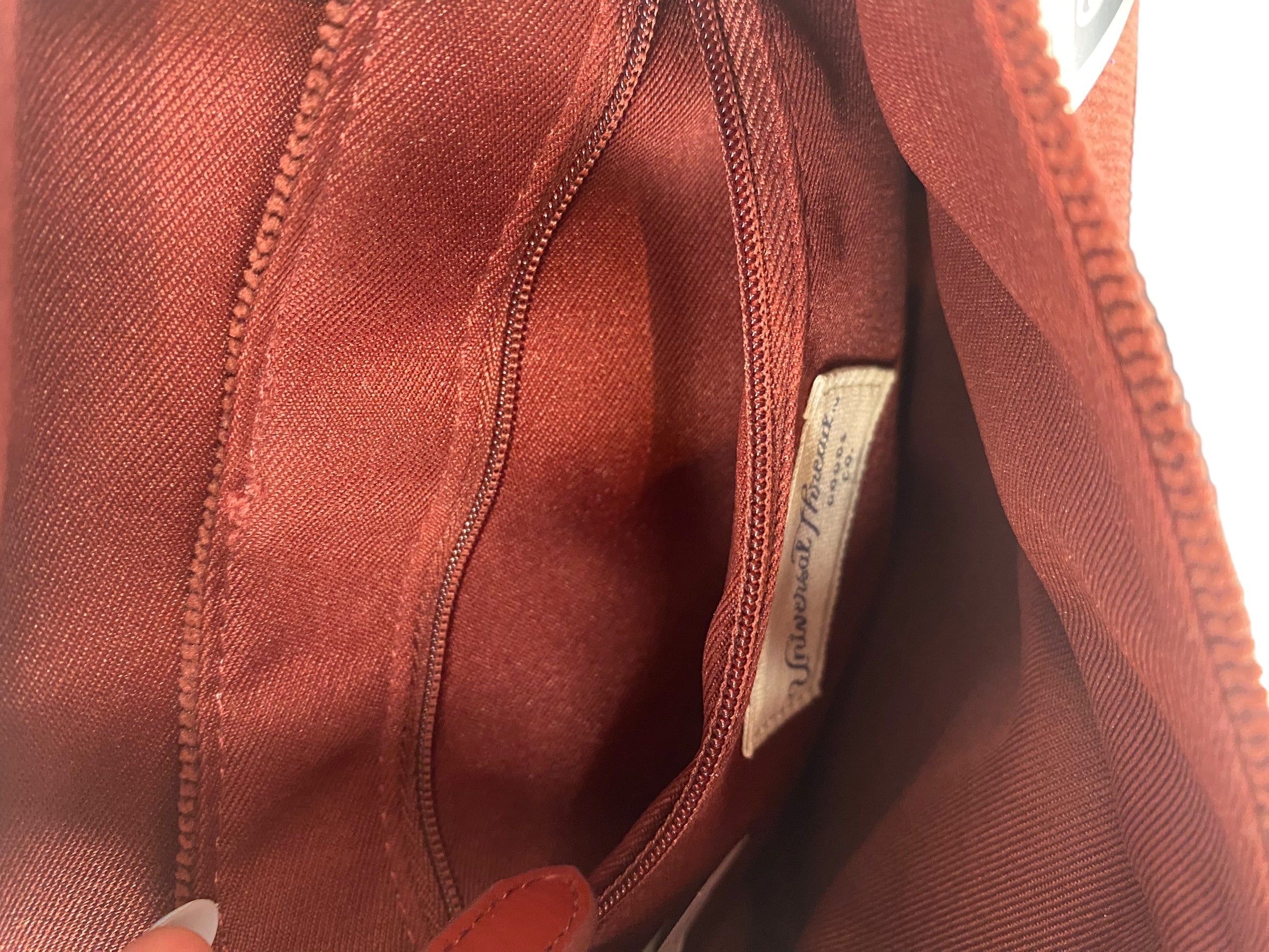Crossbody Universal Thread. Size Small