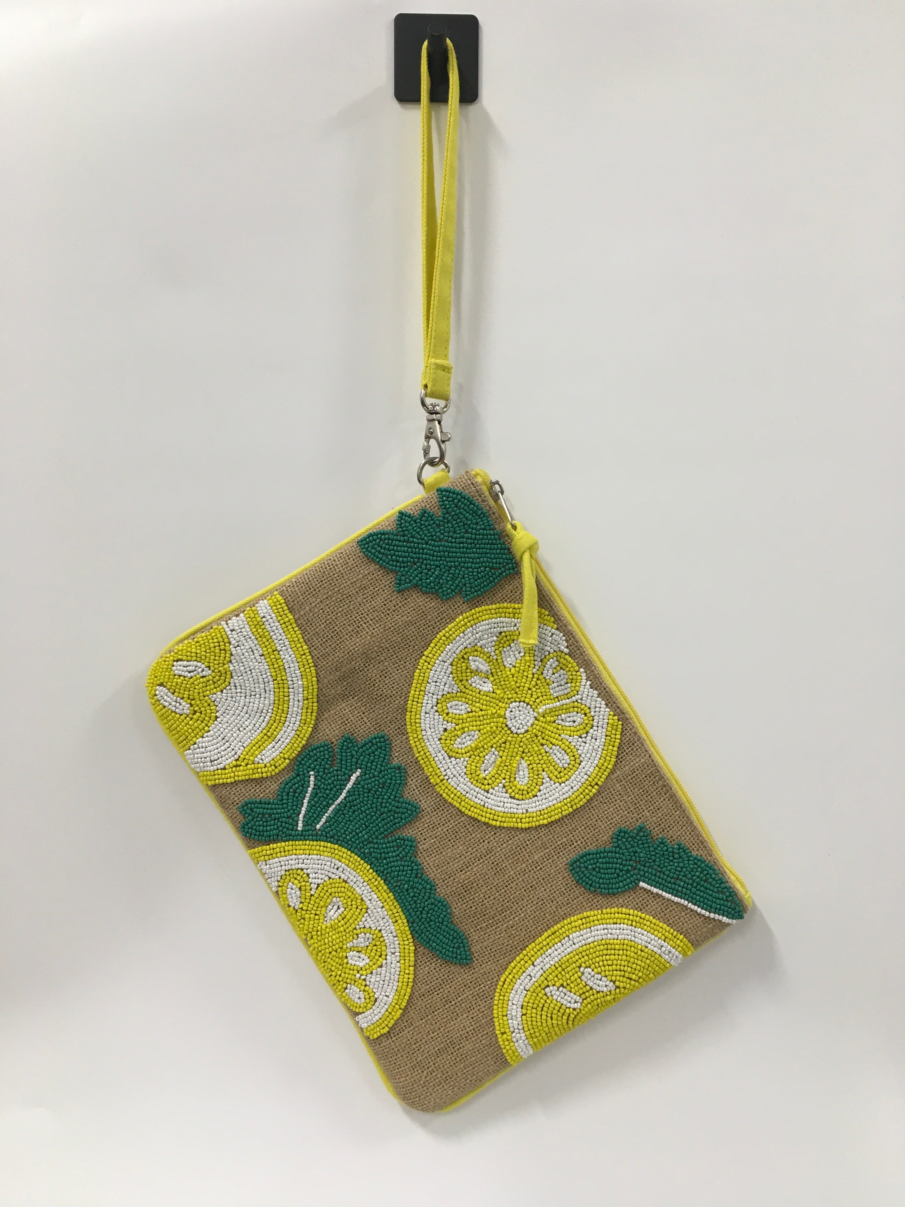 Wristlet Clothes Mentor. Size Large