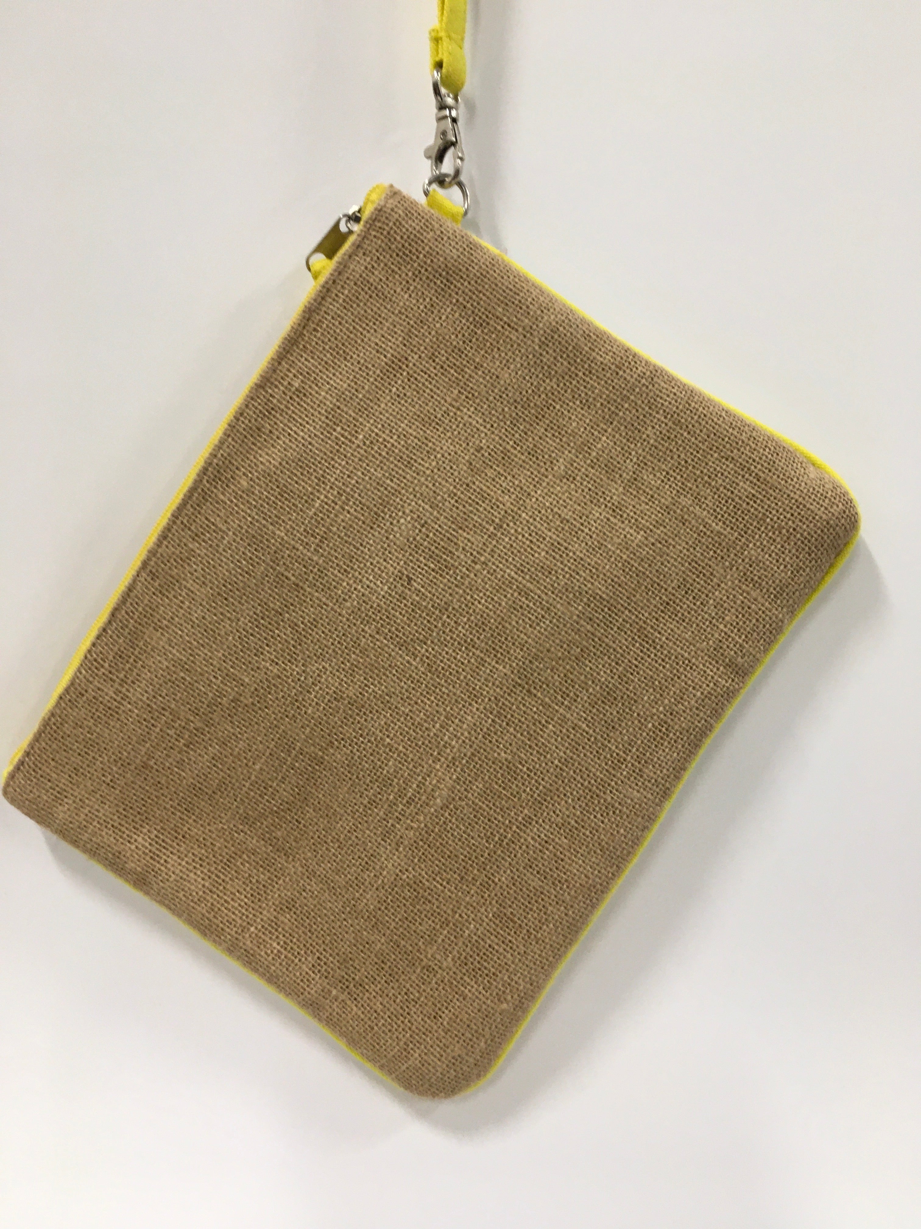 Wristlet Clothes Mentor. Size Large
