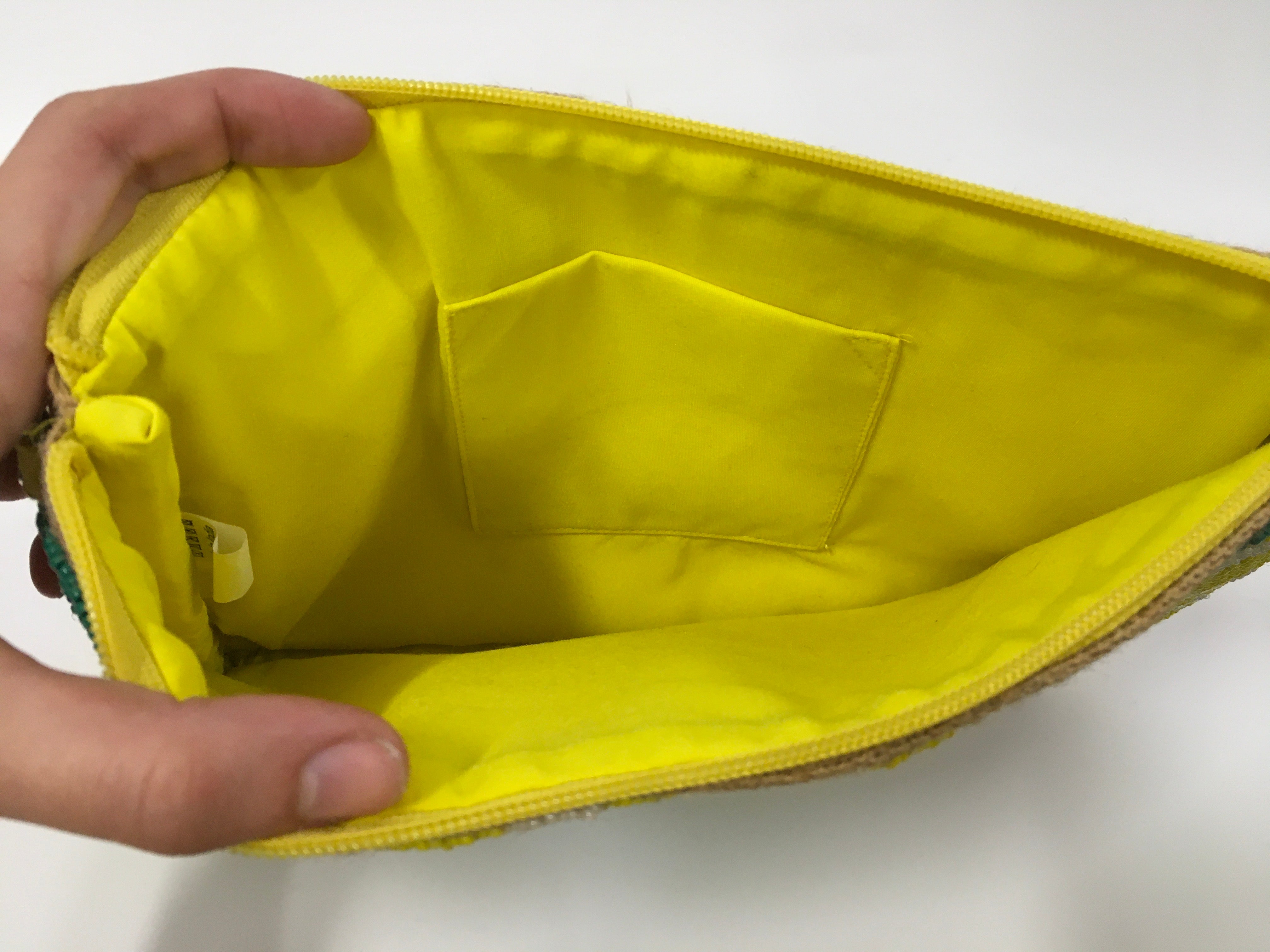 Wristlet Clothes Mentor. Size Large