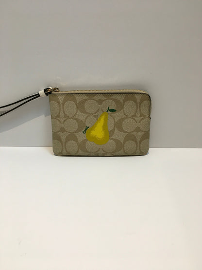 Wristlet Designer By Coach. Size: Small
