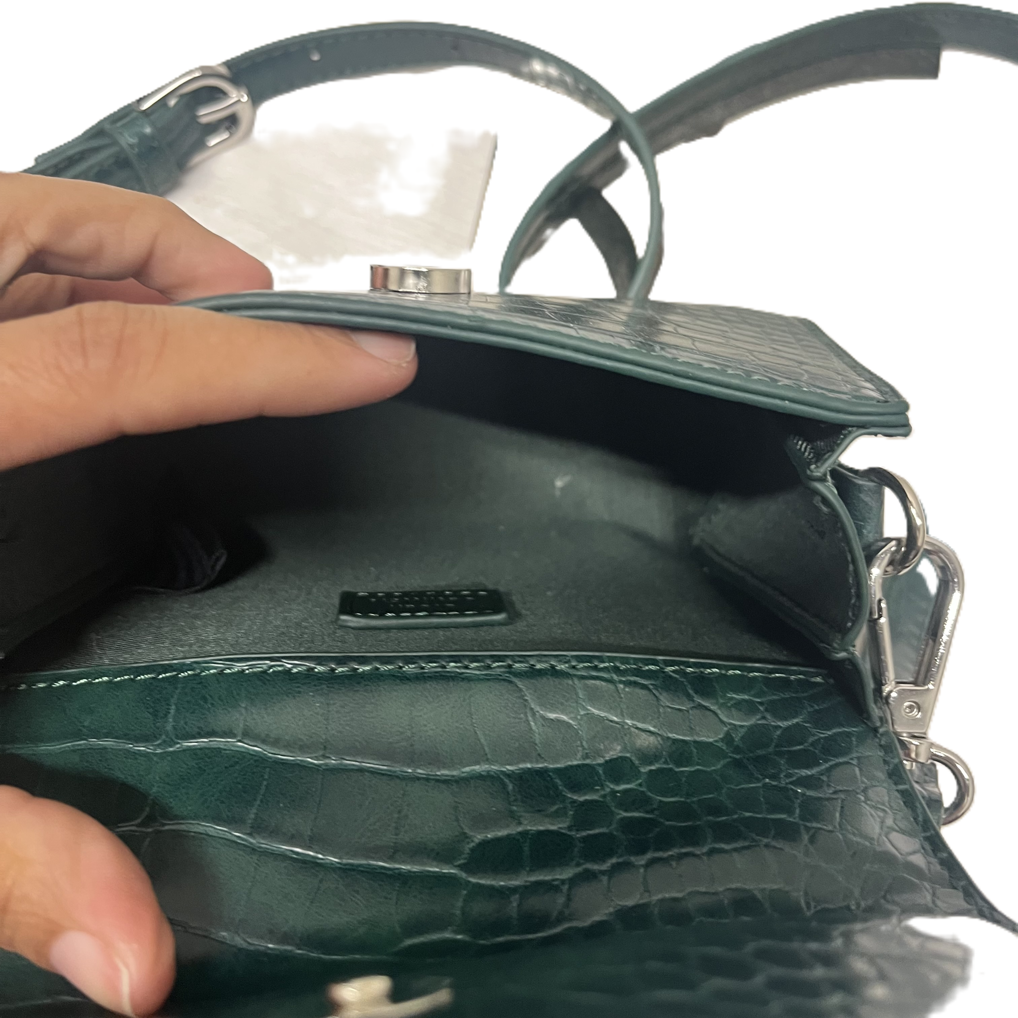 Crossbody By Urban Outfitters. Size: Small