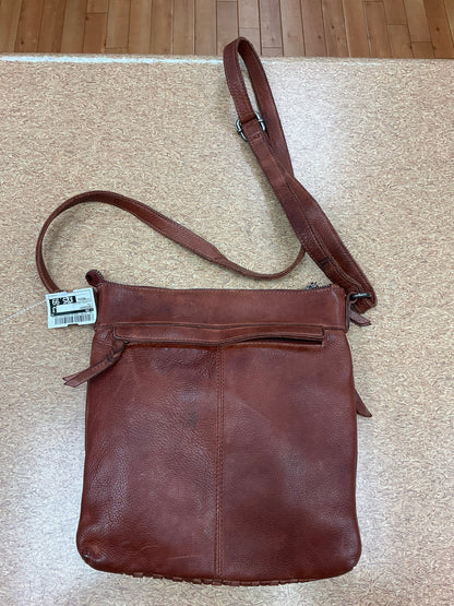 Crossbody By Cmb. Size: Medium