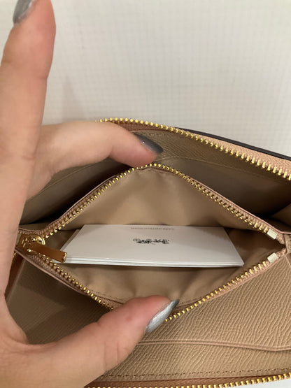 Wallet Designer By Coach. Size: Small