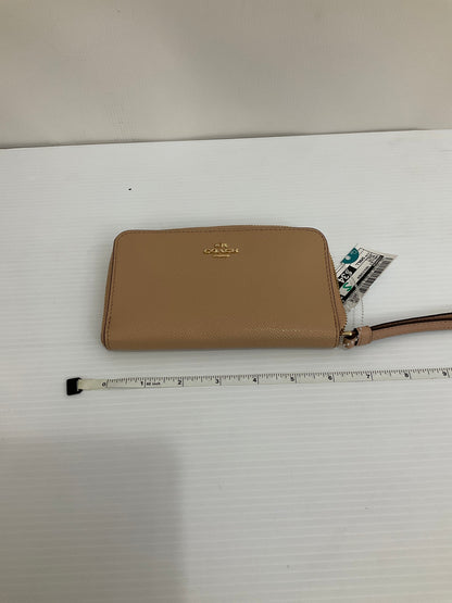 Wallet Designer By Coach. Size: Small