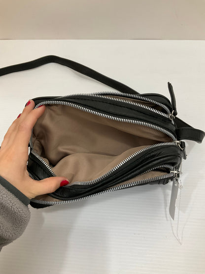 Crossbody Leather By Cmc. Size: Small