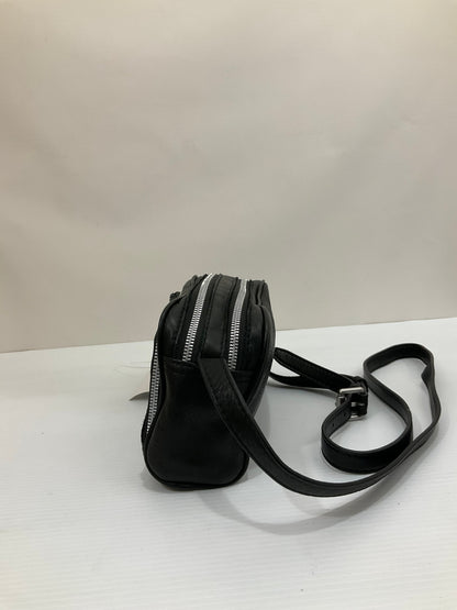Crossbody Leather By Cmc. Size: Small