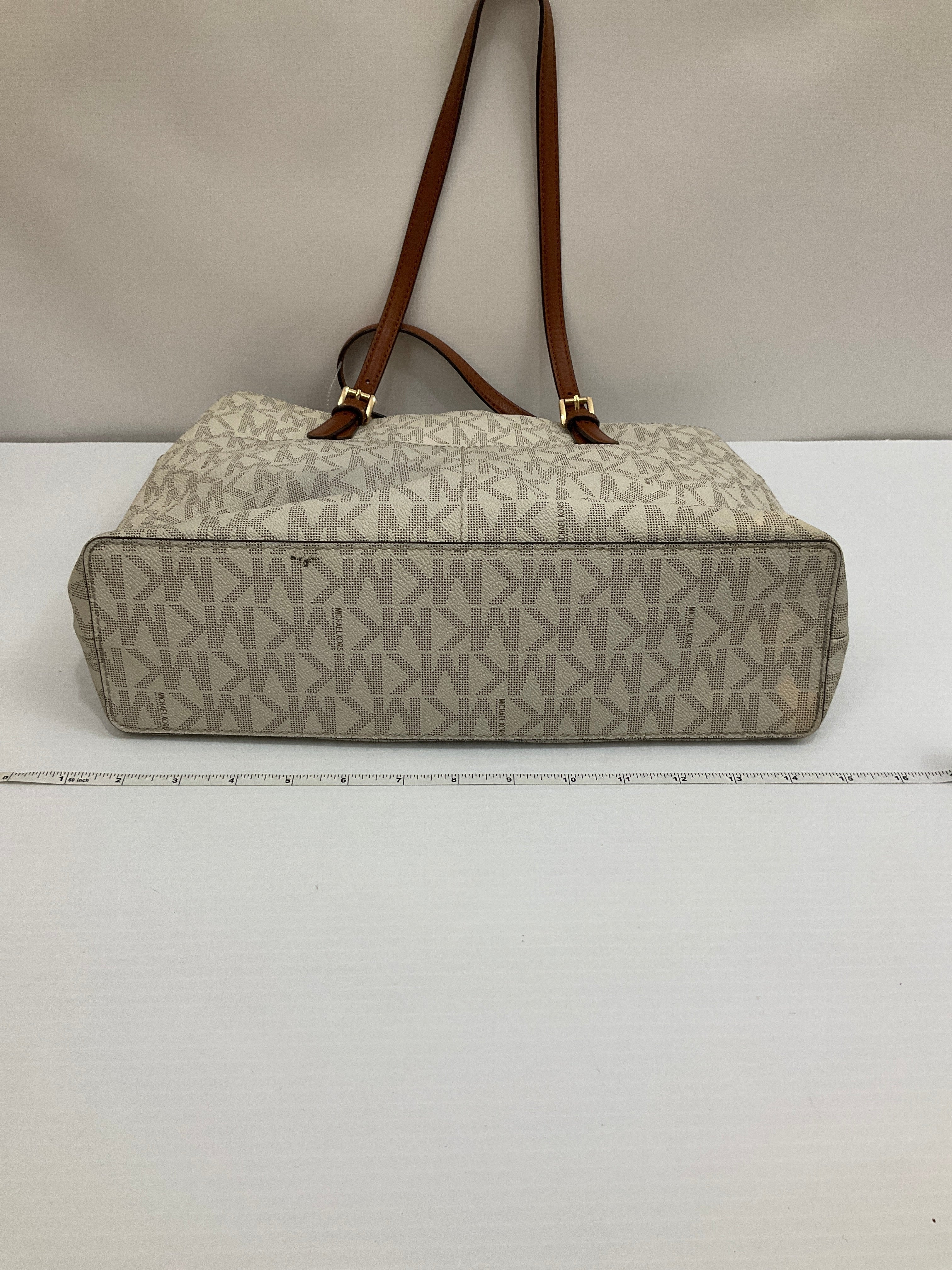 Handbag Designer By Michael Kors. Size: Medium