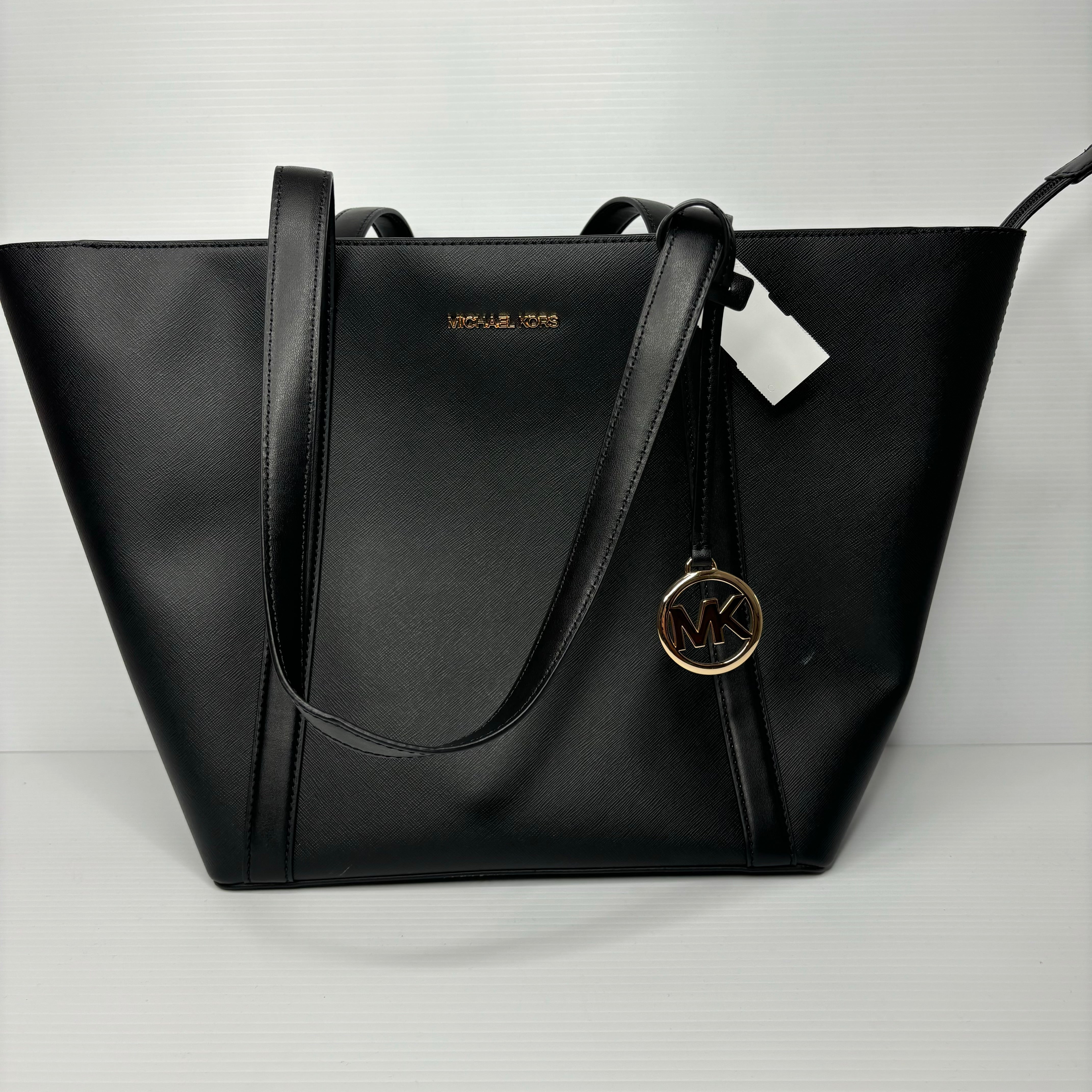 Handbag Designer Michael Kors. Size Medium