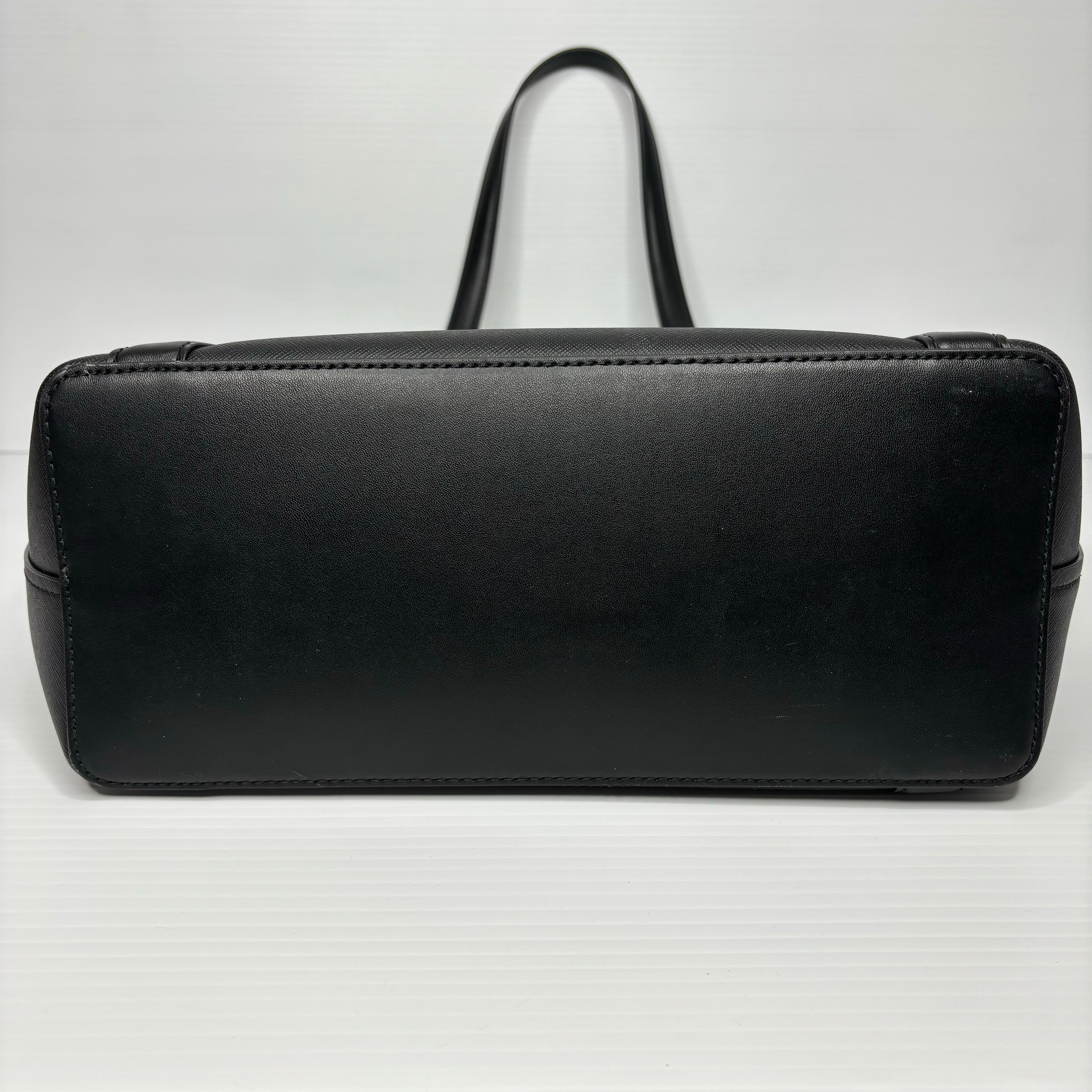Handbag Designer Michael Kors. Size Medium