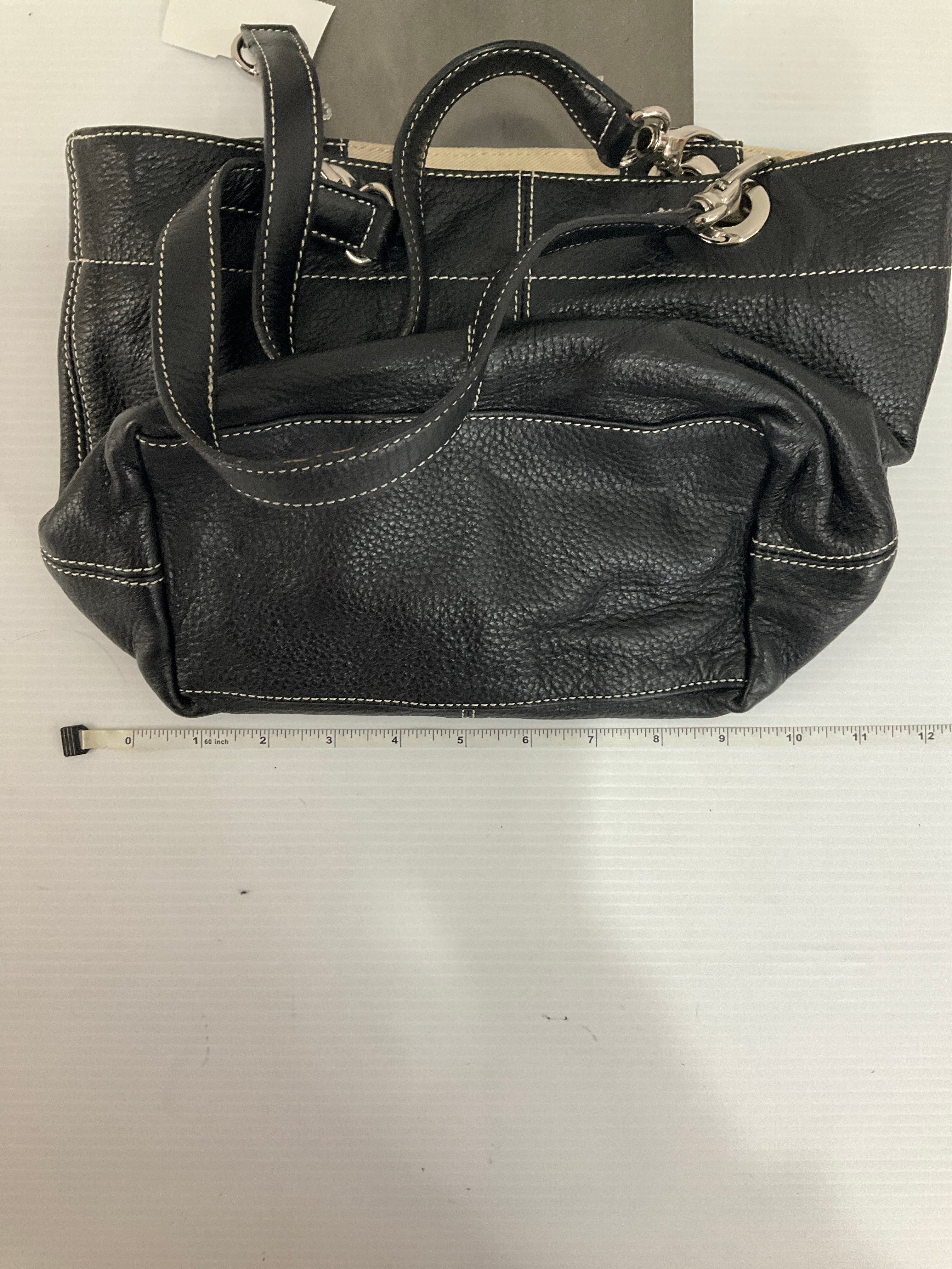 Handbag By Clothes Mentor. Size: Medium