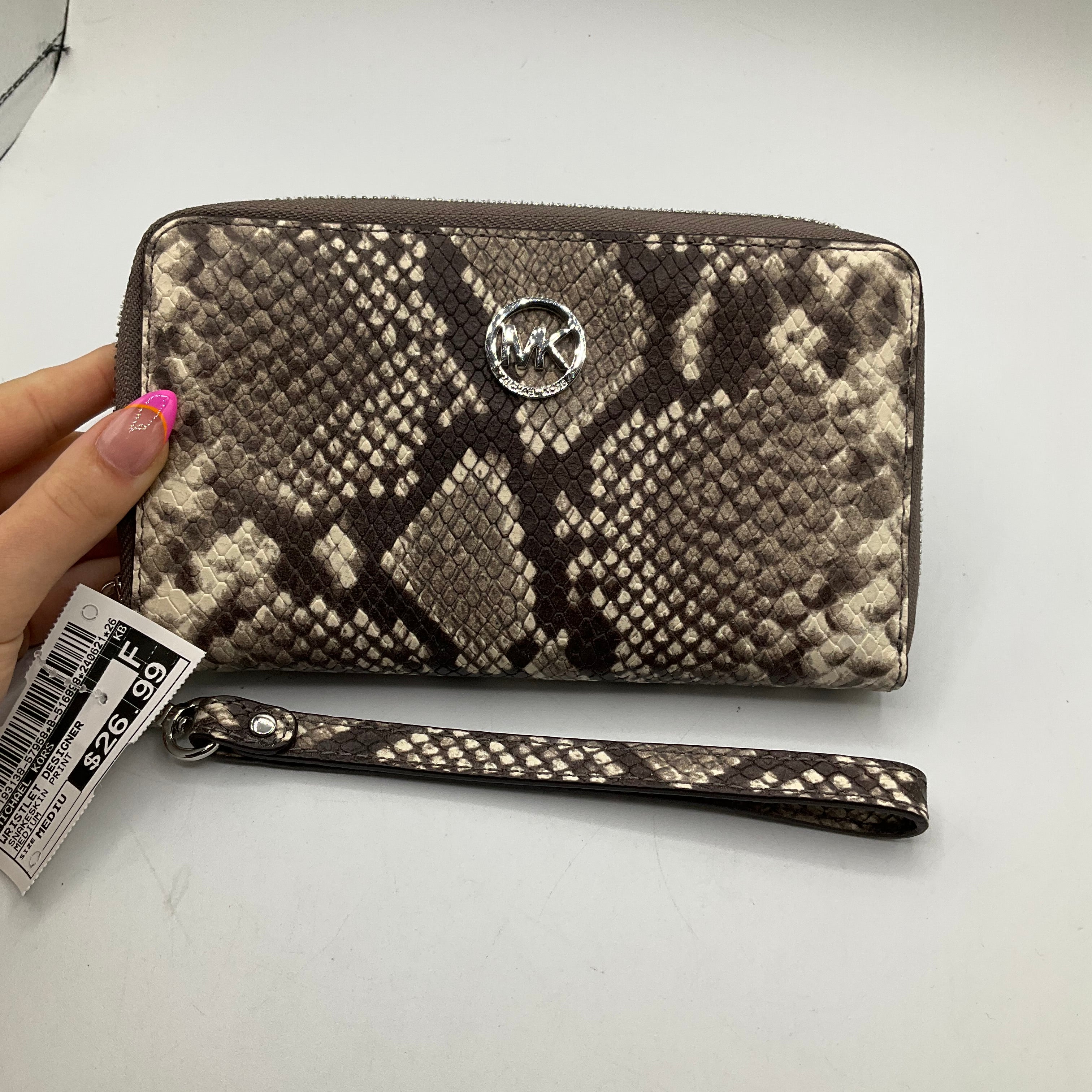 Wristlet Designer Michael Kors. Size Medium