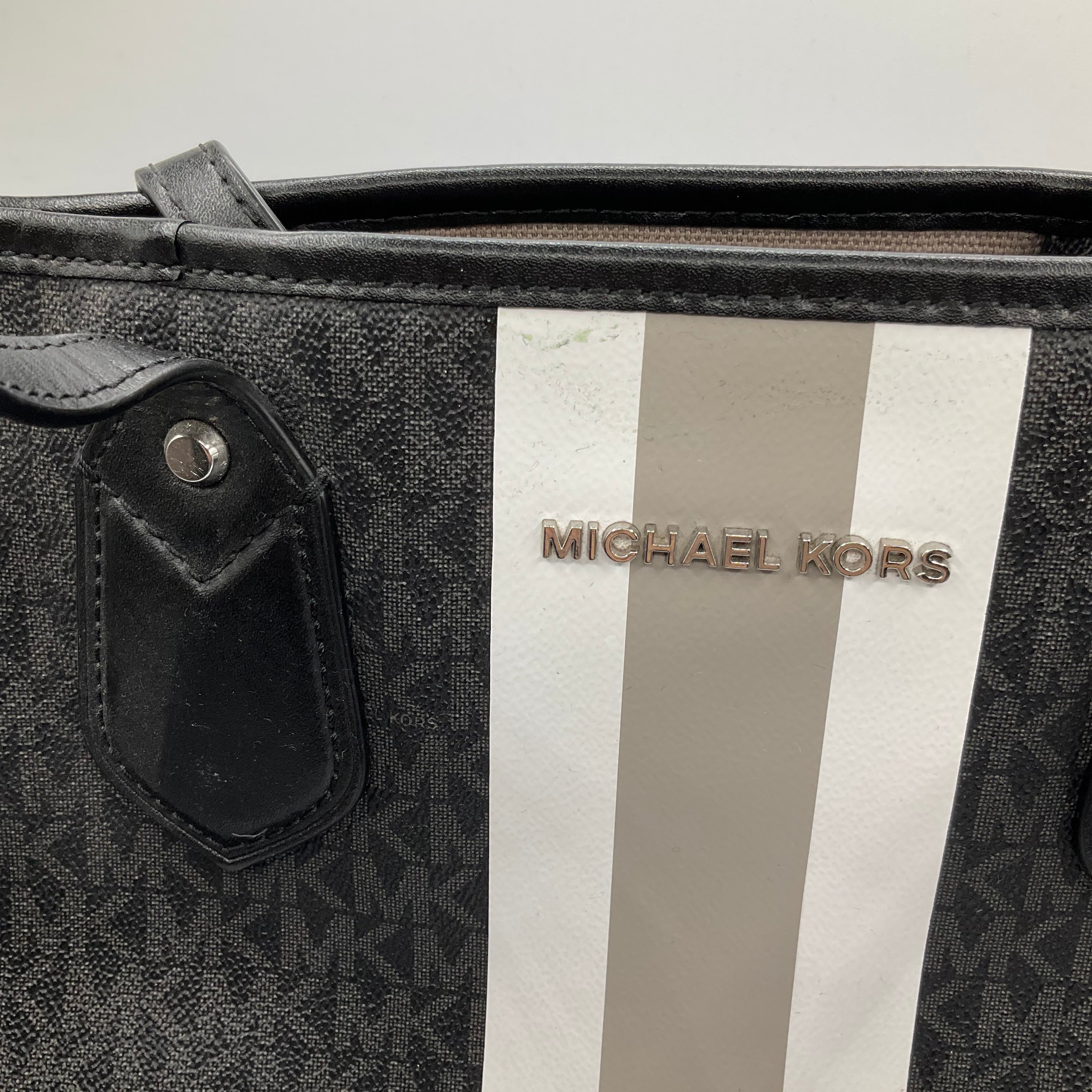 Handbag Designer Michael Kors. Size Medium