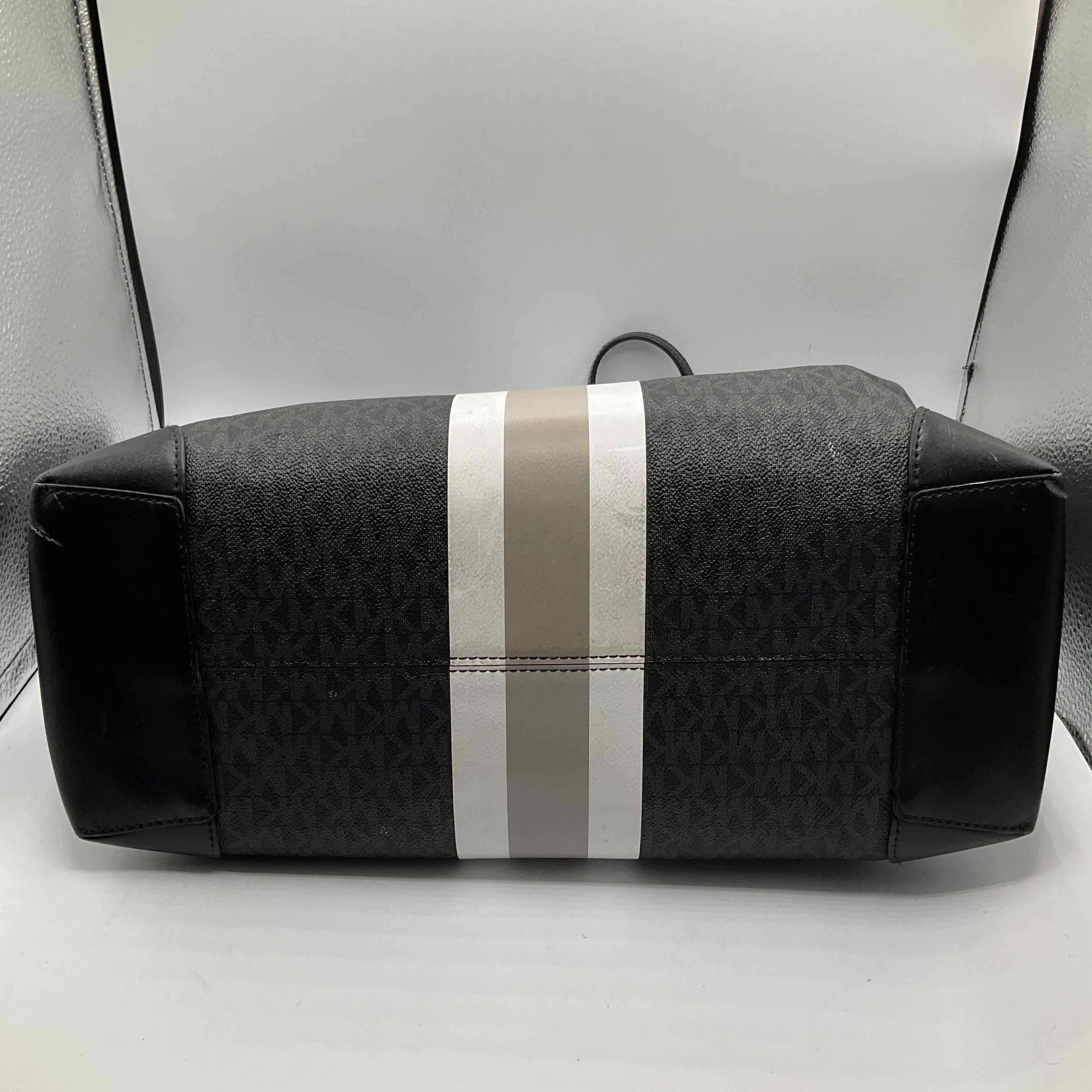 Handbag Designer Michael Kors. Size Medium