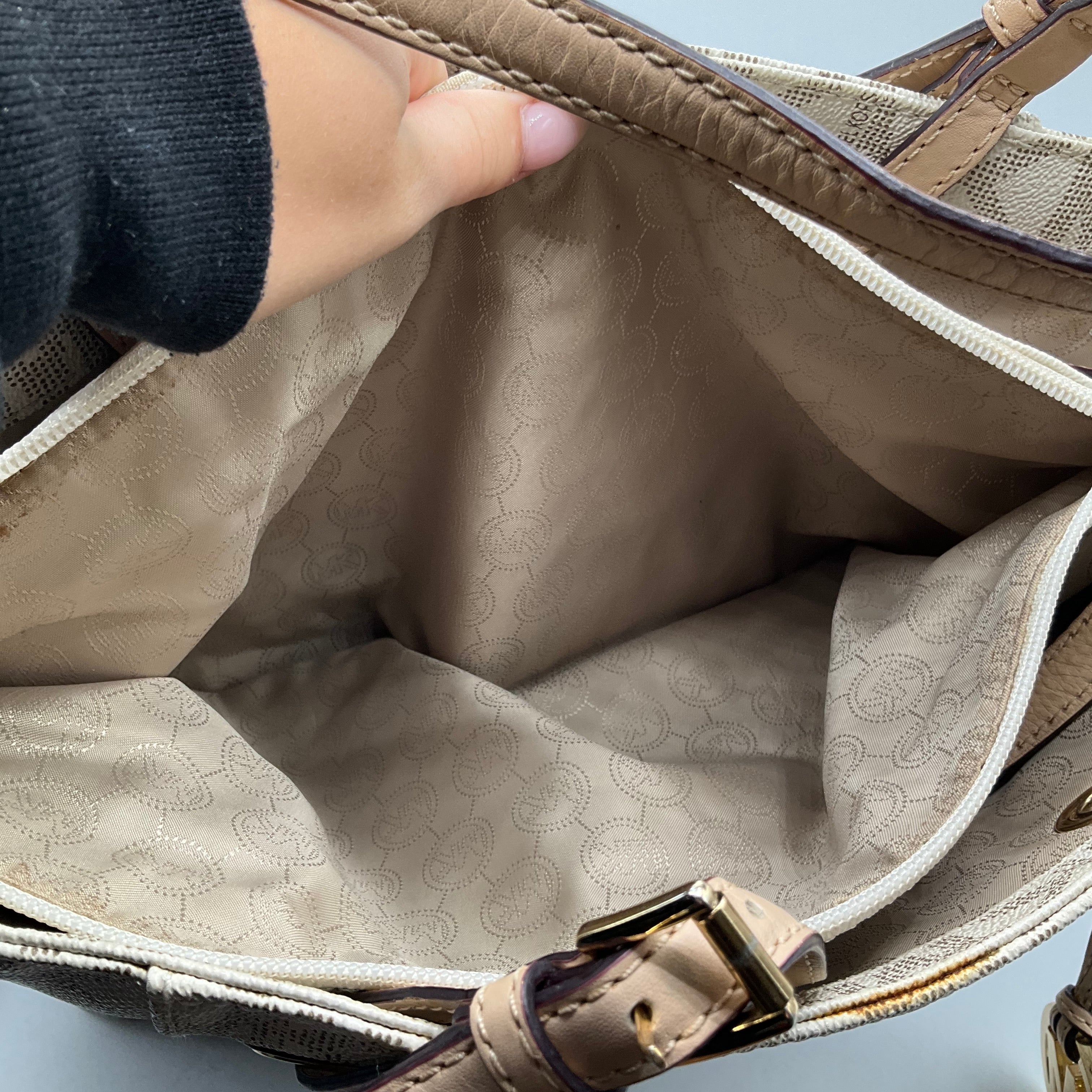 Tote Designer Michael Kors. Size Large