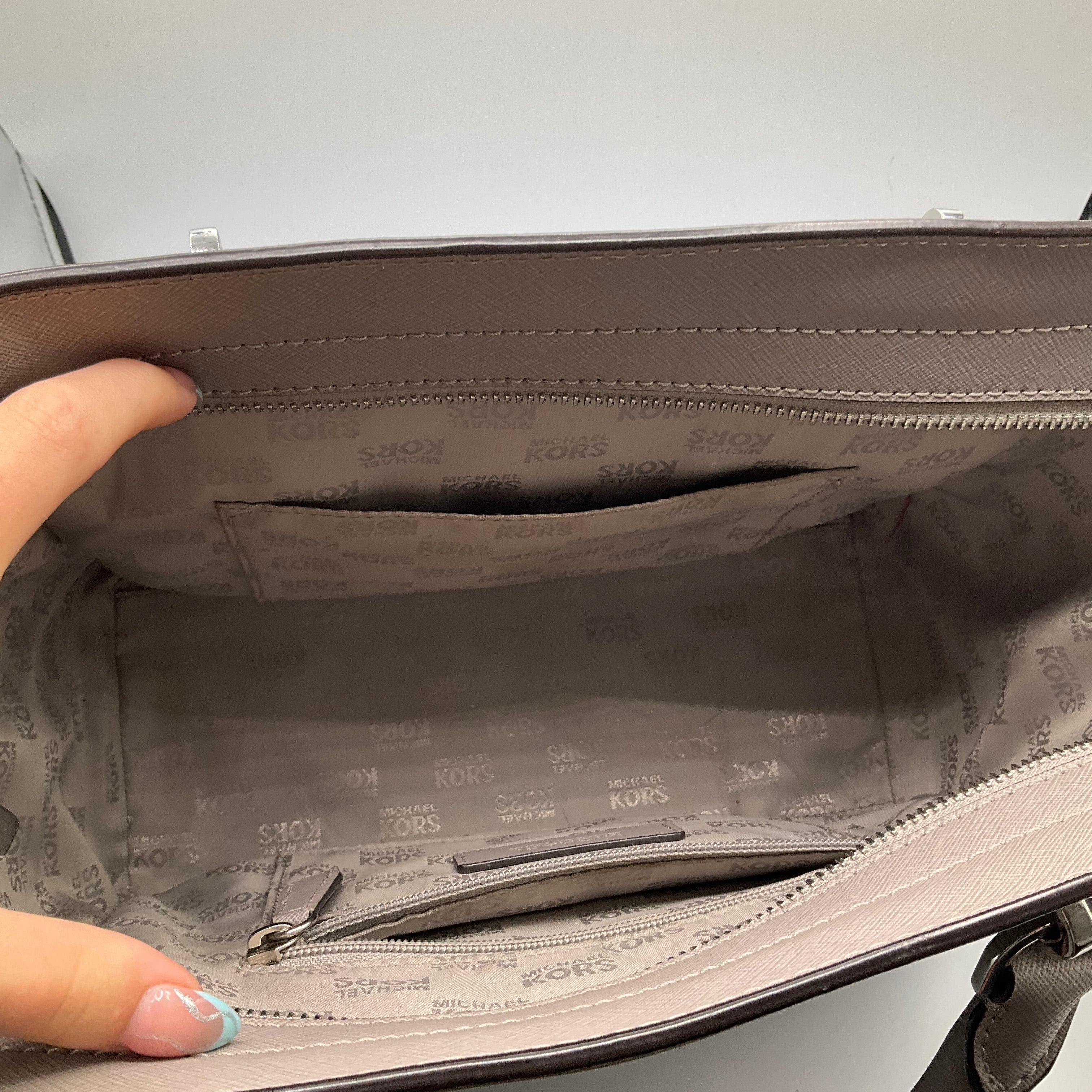 Handbag Designer Michael Kors. Size Medium