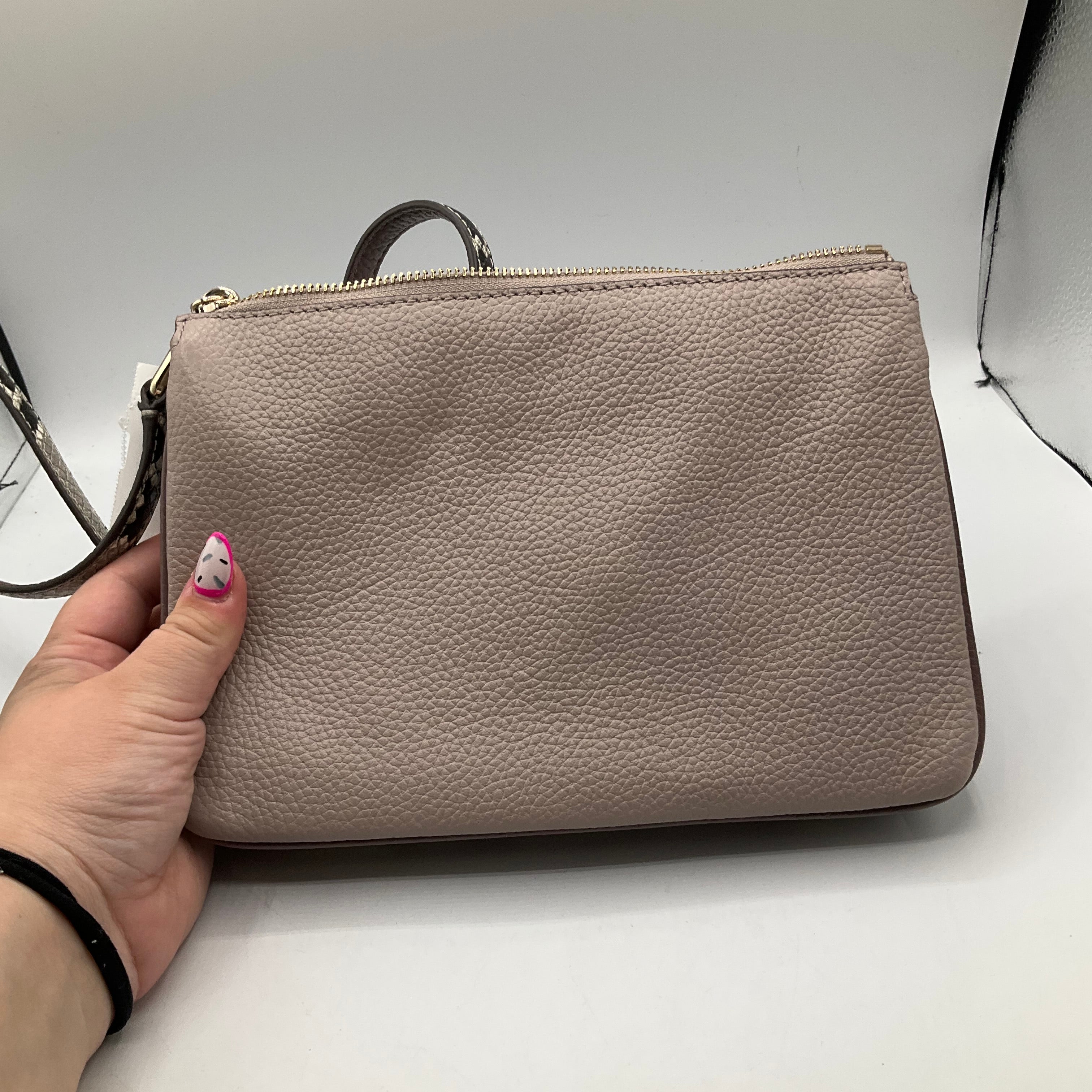 Crossbody Designer Kate Spade. Size Small