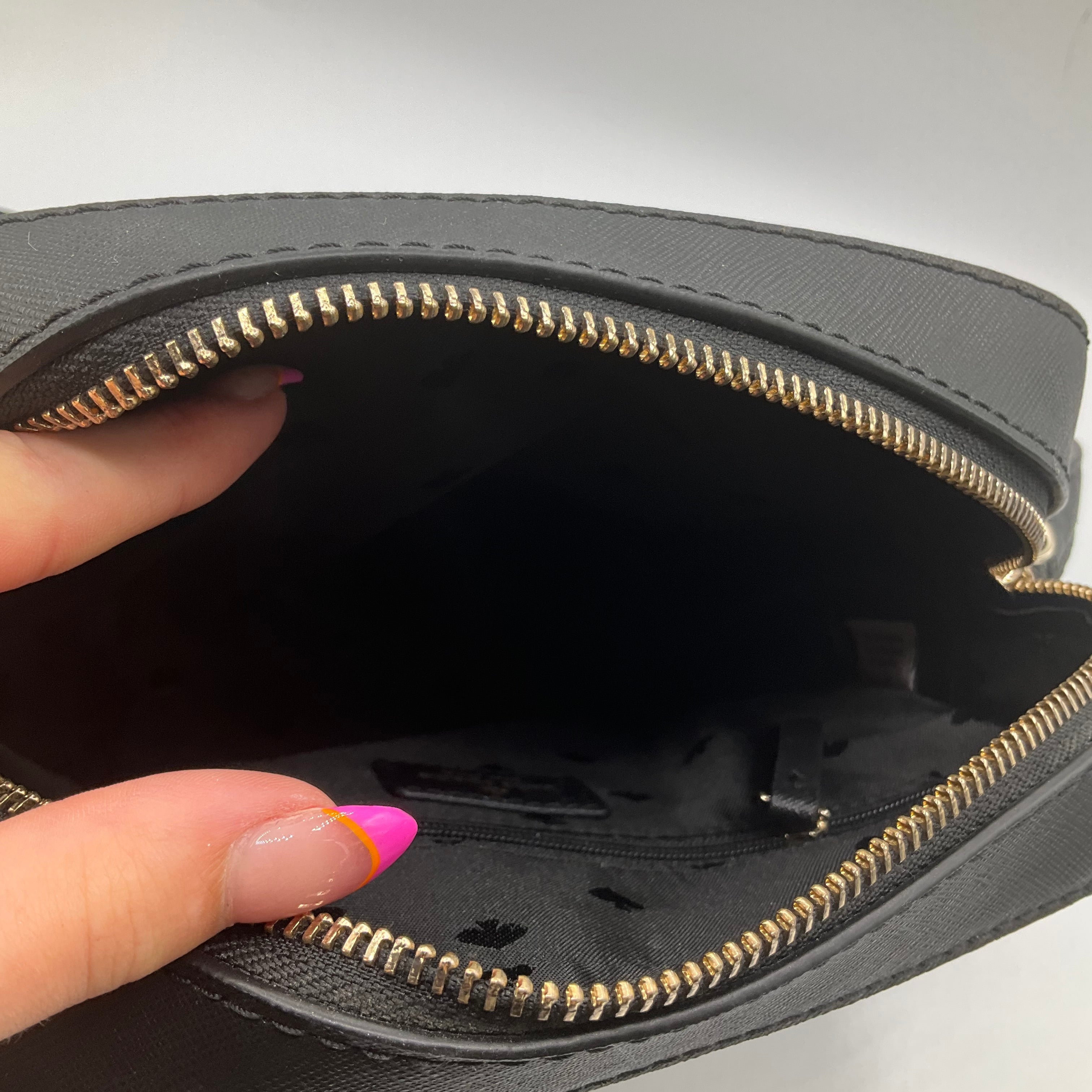 Crossbody Designer Kate Spade. Size Small