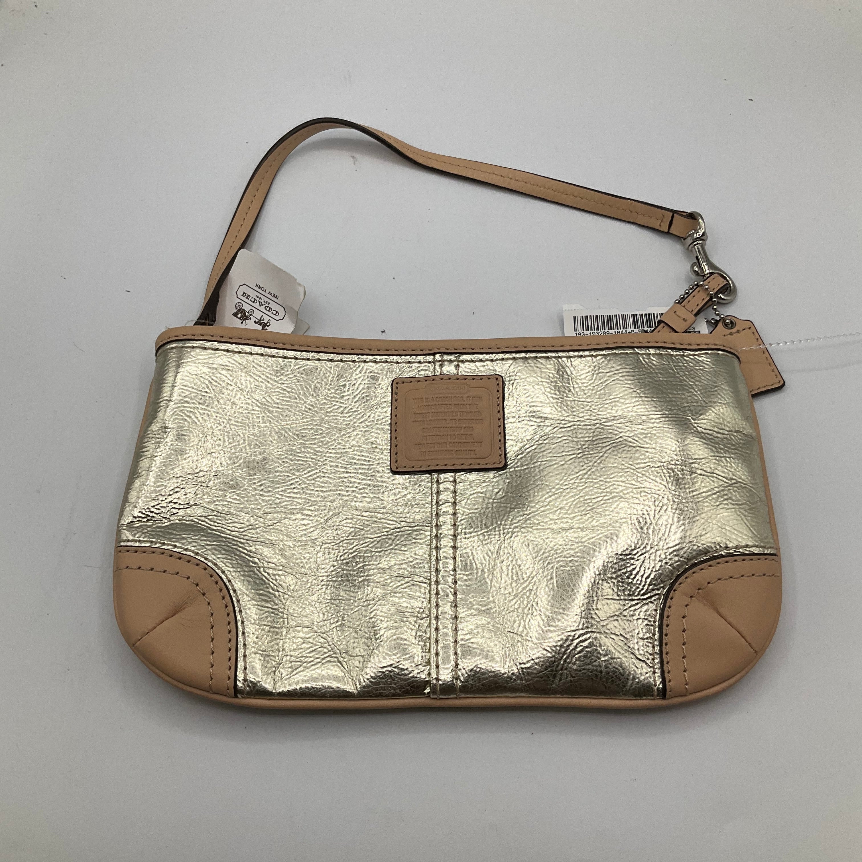 Wristlet Coach. Size Medium