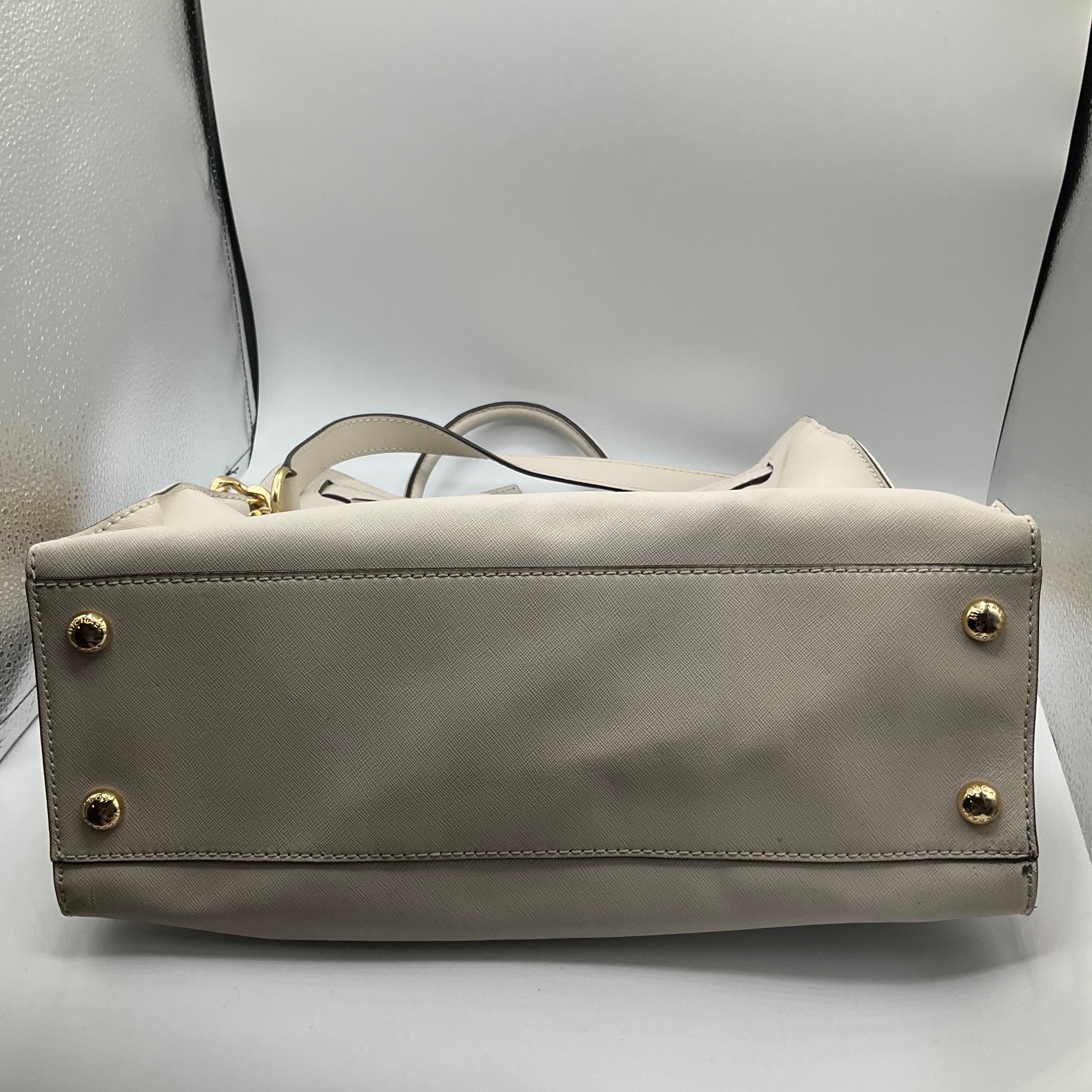 Handbag Designer Michael Kors. Size Medium
