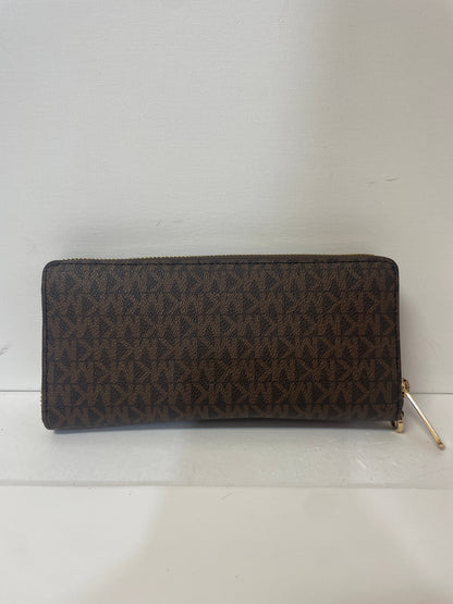 Wallet Designer Michael Kors. Size Large
